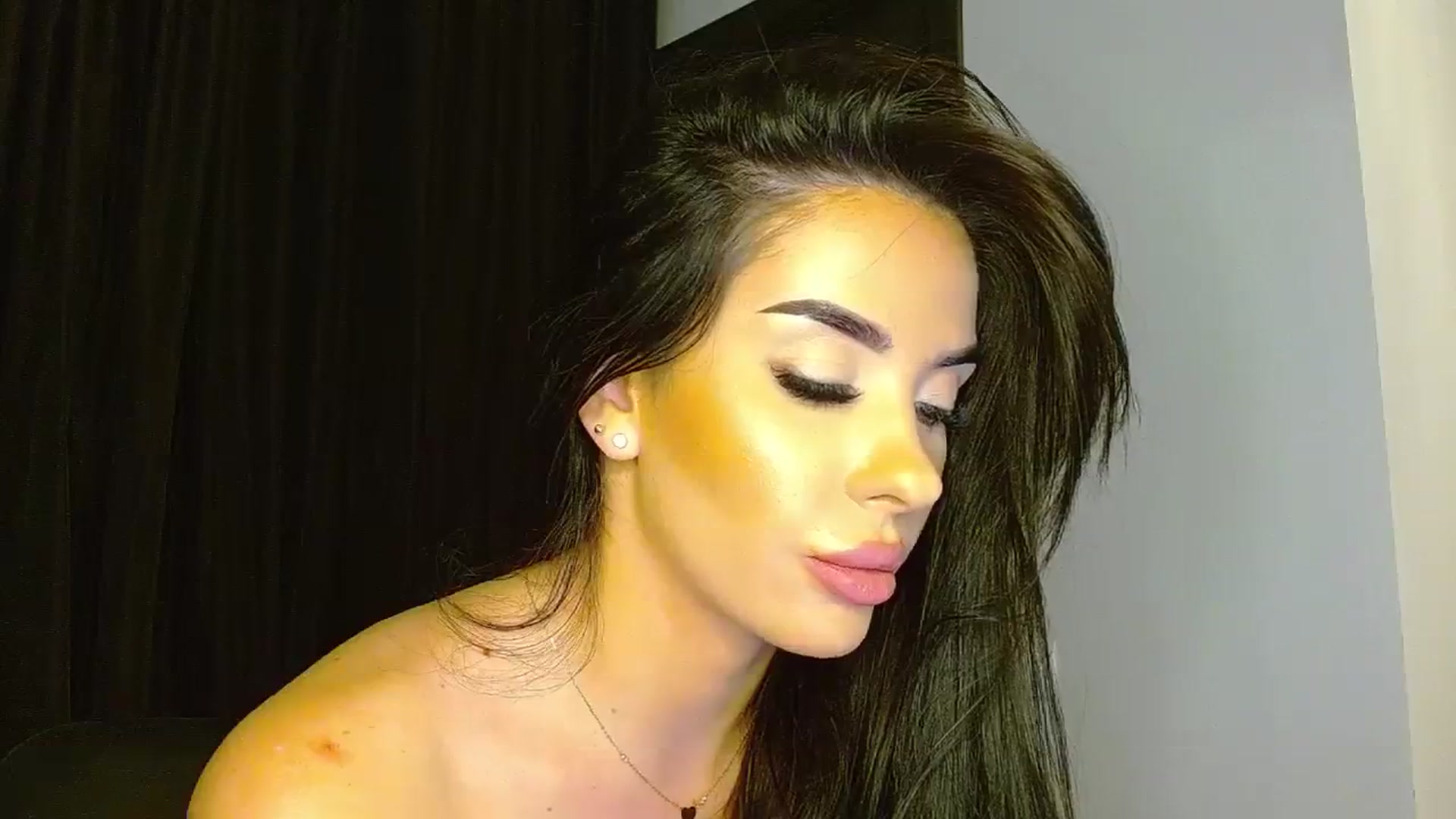 Gallery image thumbnail from La_bandida's myfreecams stream on, 10/10/2023, 17:33 image 5 of 20