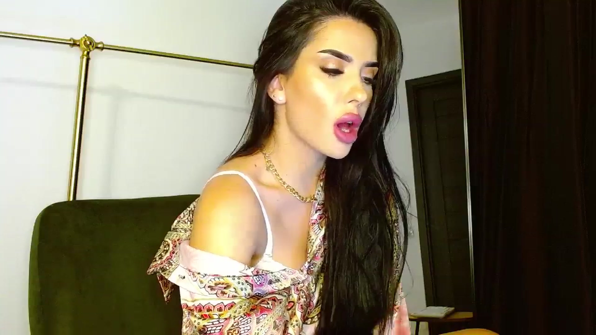 Gallery image thumbnail from La_bandida's myfreecams stream on, 11/02/2023, 16:41 image 9 of 20