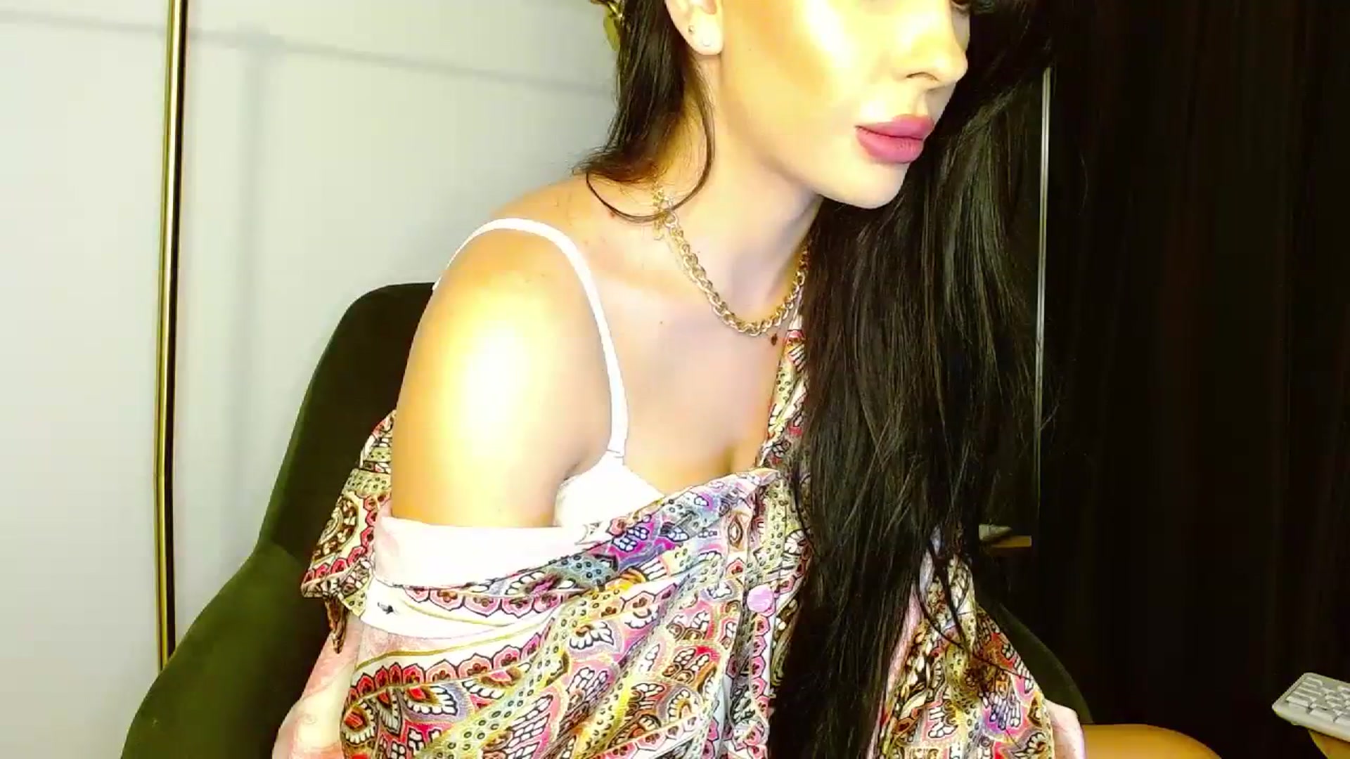 Gallery image thumbnail from La_bandida's myfreecams stream on, 11/02/2023, 16:41 image 15 of 20