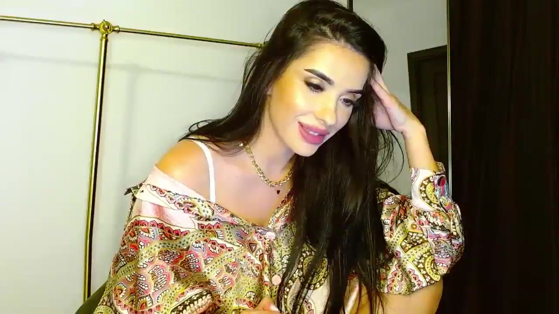 Gallery image thumbnail from La_bandida's myfreecams stream on, 11/02/2023, 17:51 image 7 of 20