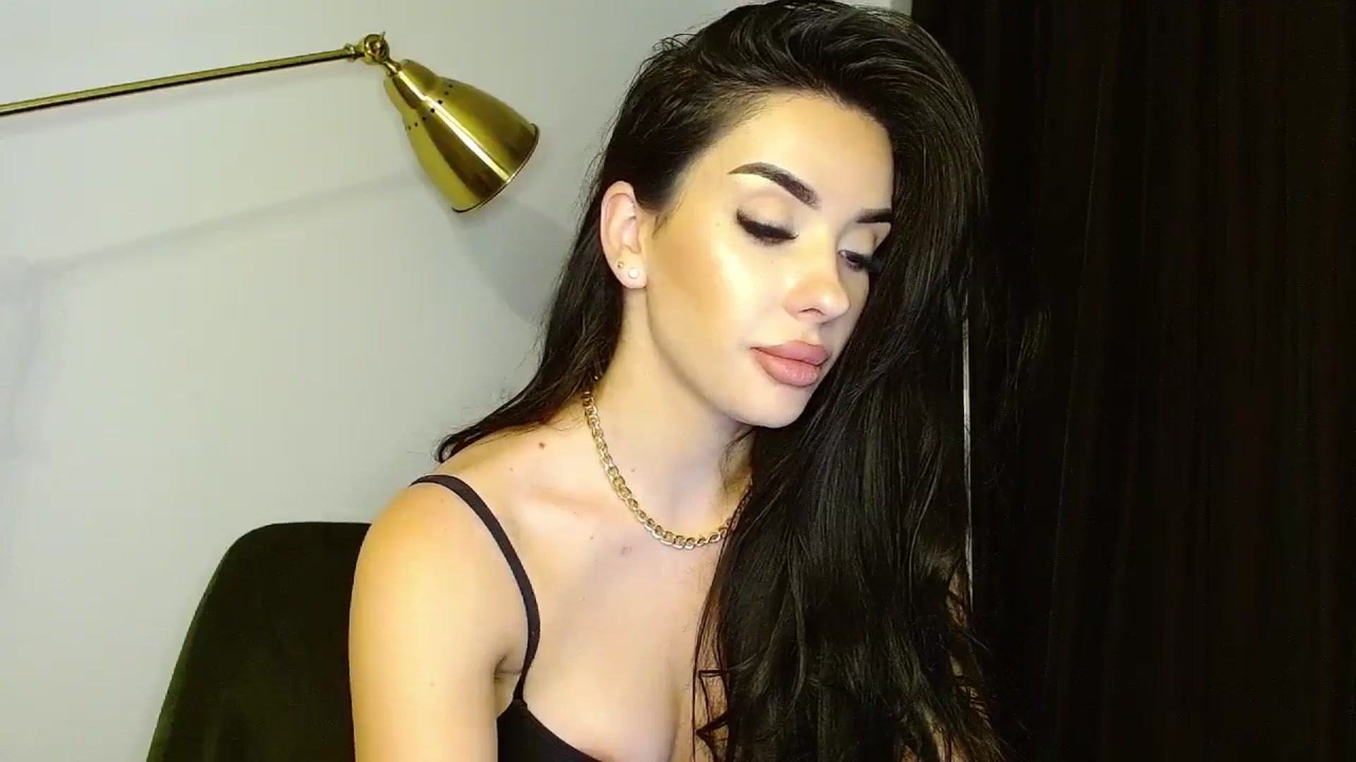 Gallery image thumbnail from La_bandida's myfreecams stream on, 11/13/2023, 17:25 image 3 of 20