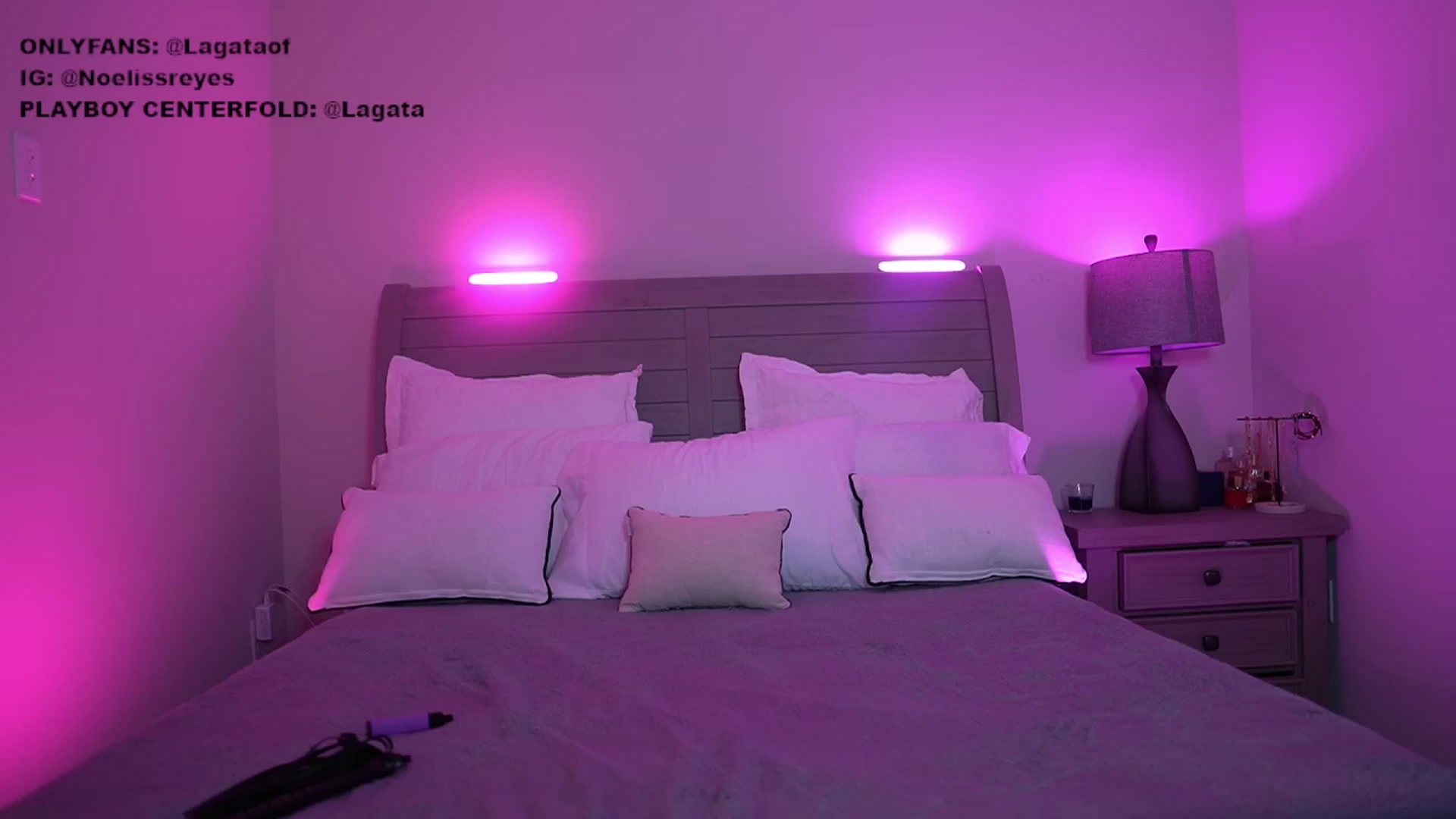 Gallery image thumbnail from La_gata_'s myfreecams stream on, 11/23/2022, 24:10 image 1 of 20