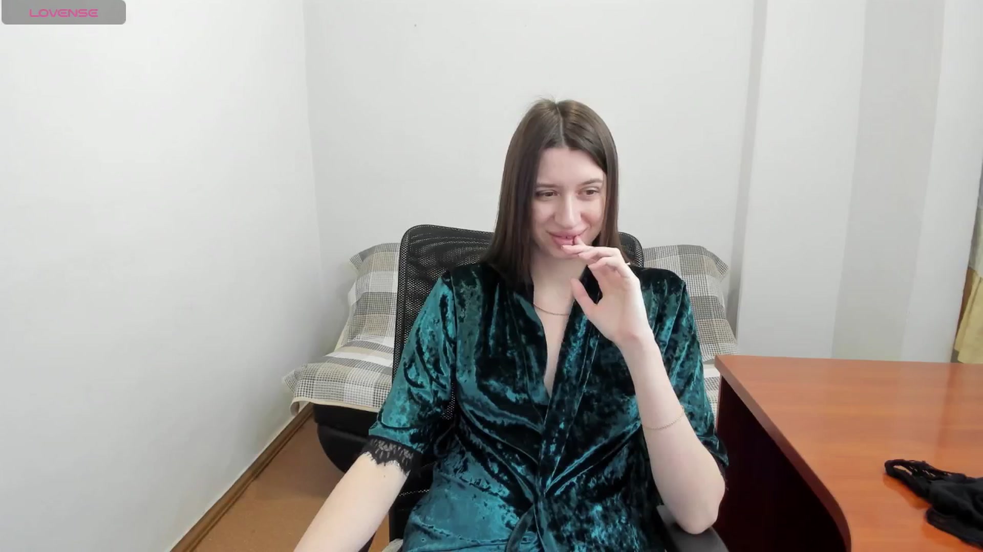 Gallery image thumbnail from La_isla's myfreecams stream on, 03/05/2025, 09:08 image 17 of 20