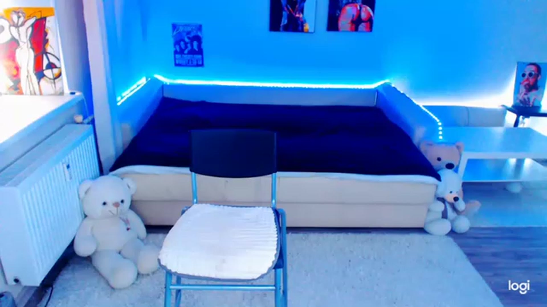 Gallery image thumbnail from Laa_Laa_Laa's myfreecams stream on, 11/16/2022, 08:05 image 3 of 20