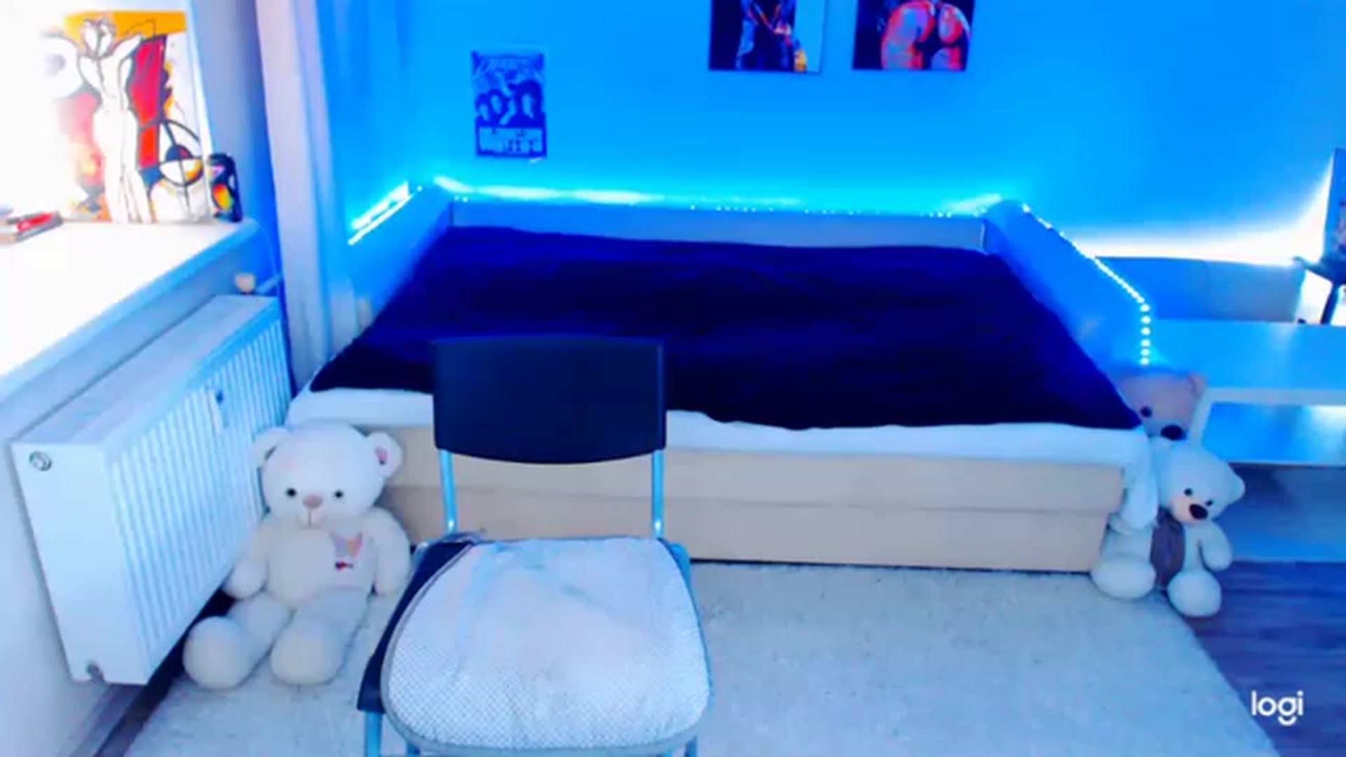 Gallery image thumbnail from Laa_Laa_Laa's myfreecams stream on, 12/28/2022, 14:47 image 18 of 20