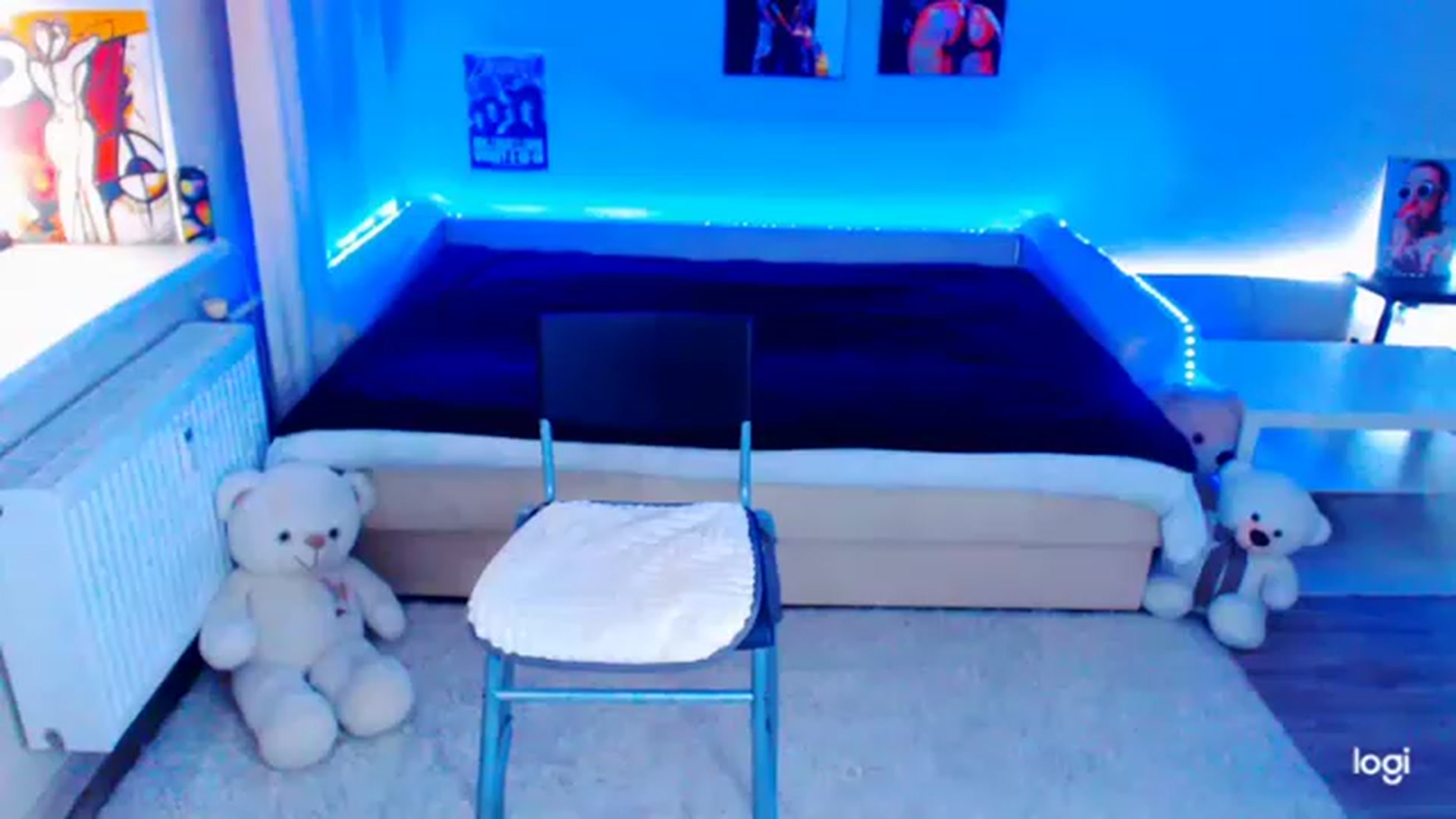 Gallery image thumbnail from Laa_Laa_Laa's myfreecams stream on, 01/02/2023, 24:10 image 17 of 20
