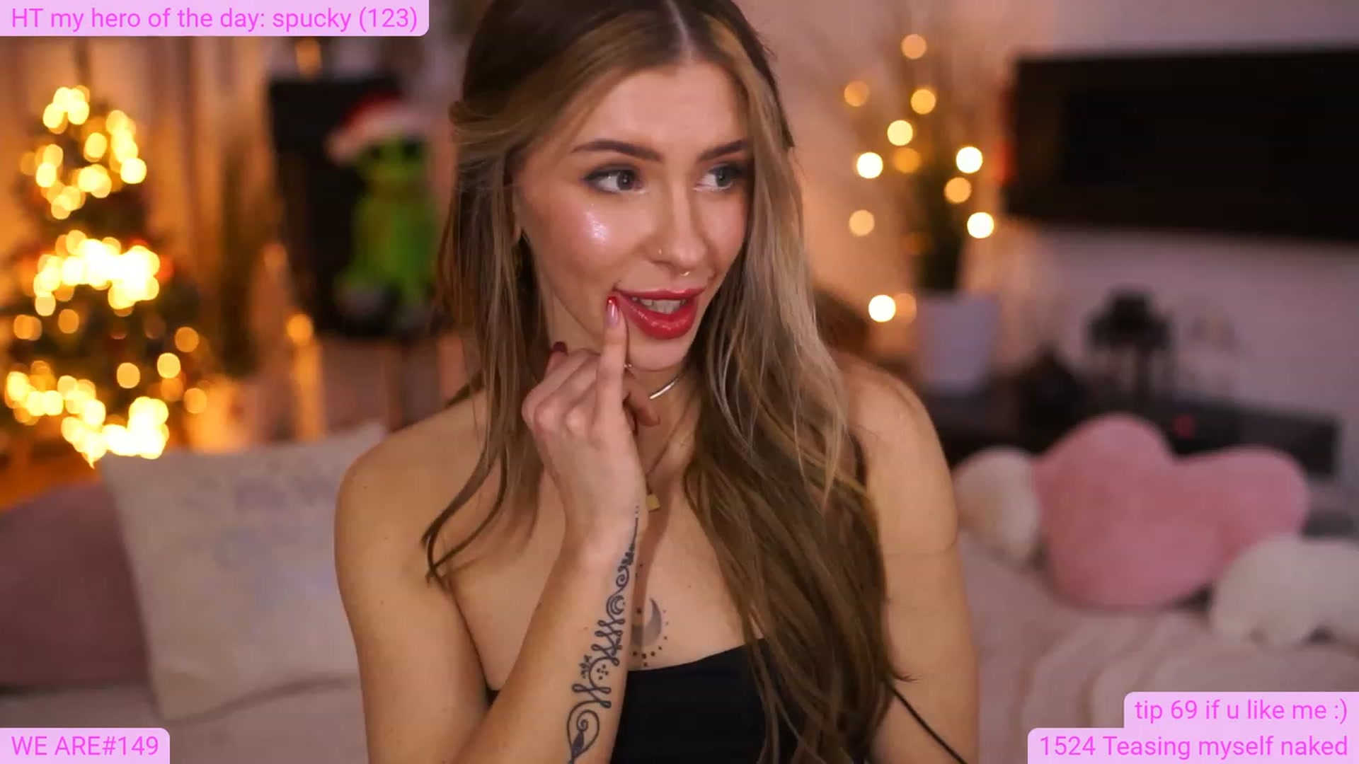Gallery image thumbnail from Labell_lo's myfreecams stream on, 12/16/2022, 05:46 image 7 of 20