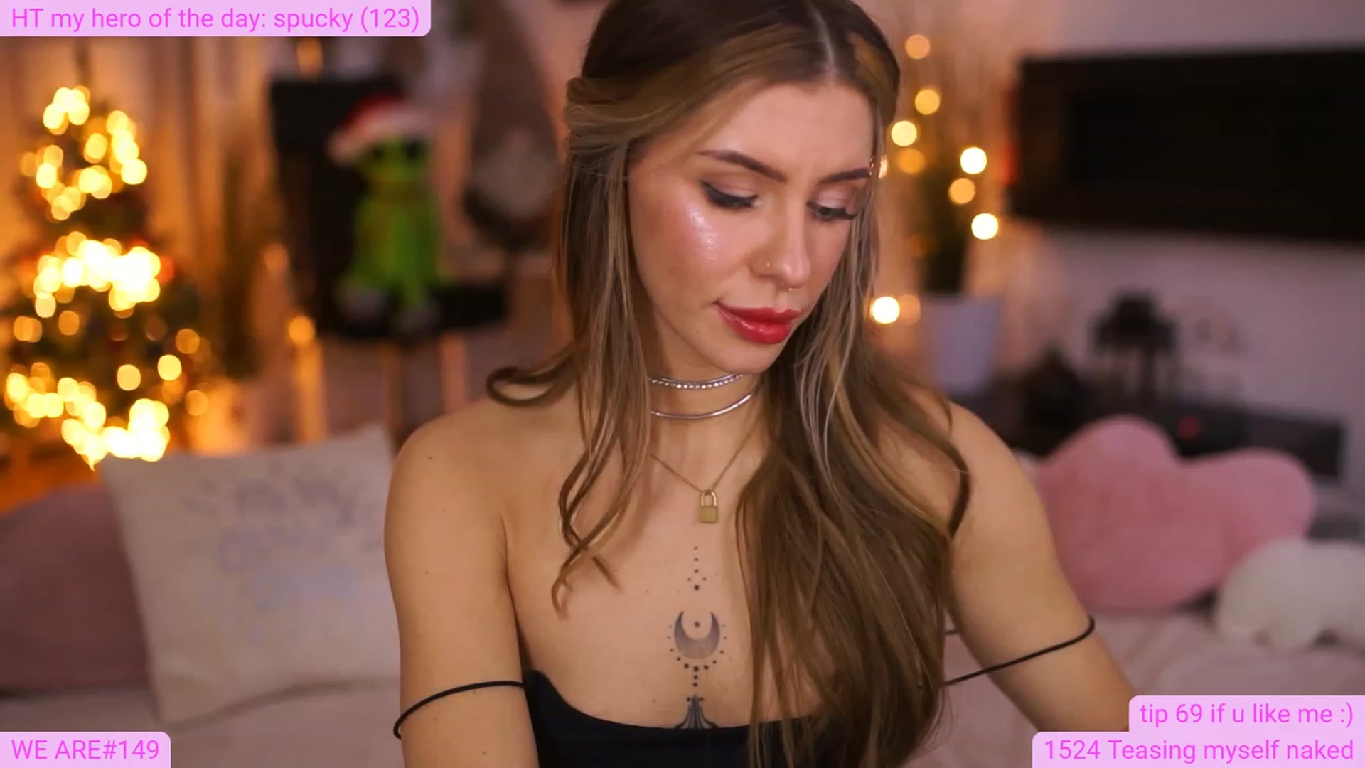 Gallery image thumbnail from Labell_lo's myfreecams stream on, 12/16/2022, 05:46 image 9 of 20