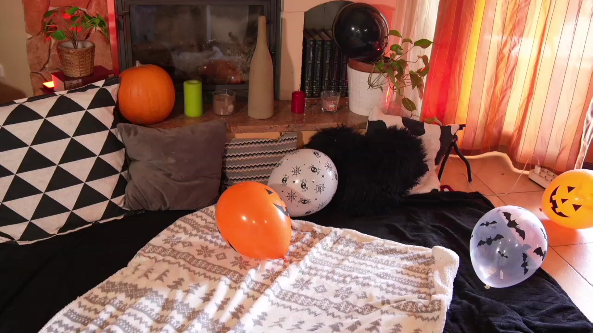 Gallery image thumbnail from Labell_lo's myfreecams stream on, 10/29/2023, 10:11 image 10 of 20