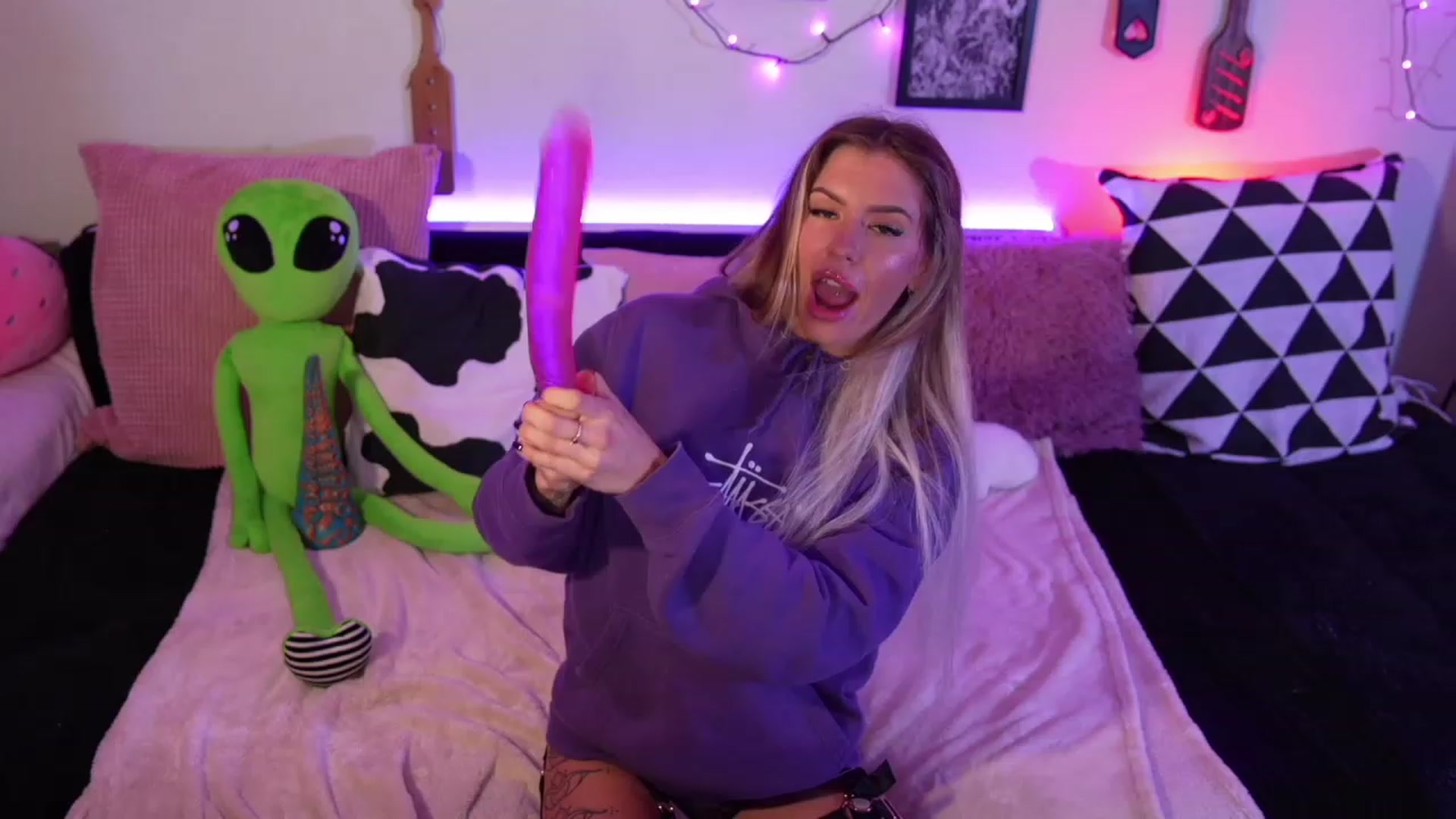 Gallery image thumbnail from Labell_lo's myfreecams stream on, 11/13/2023, 07:19 image 18 of 20