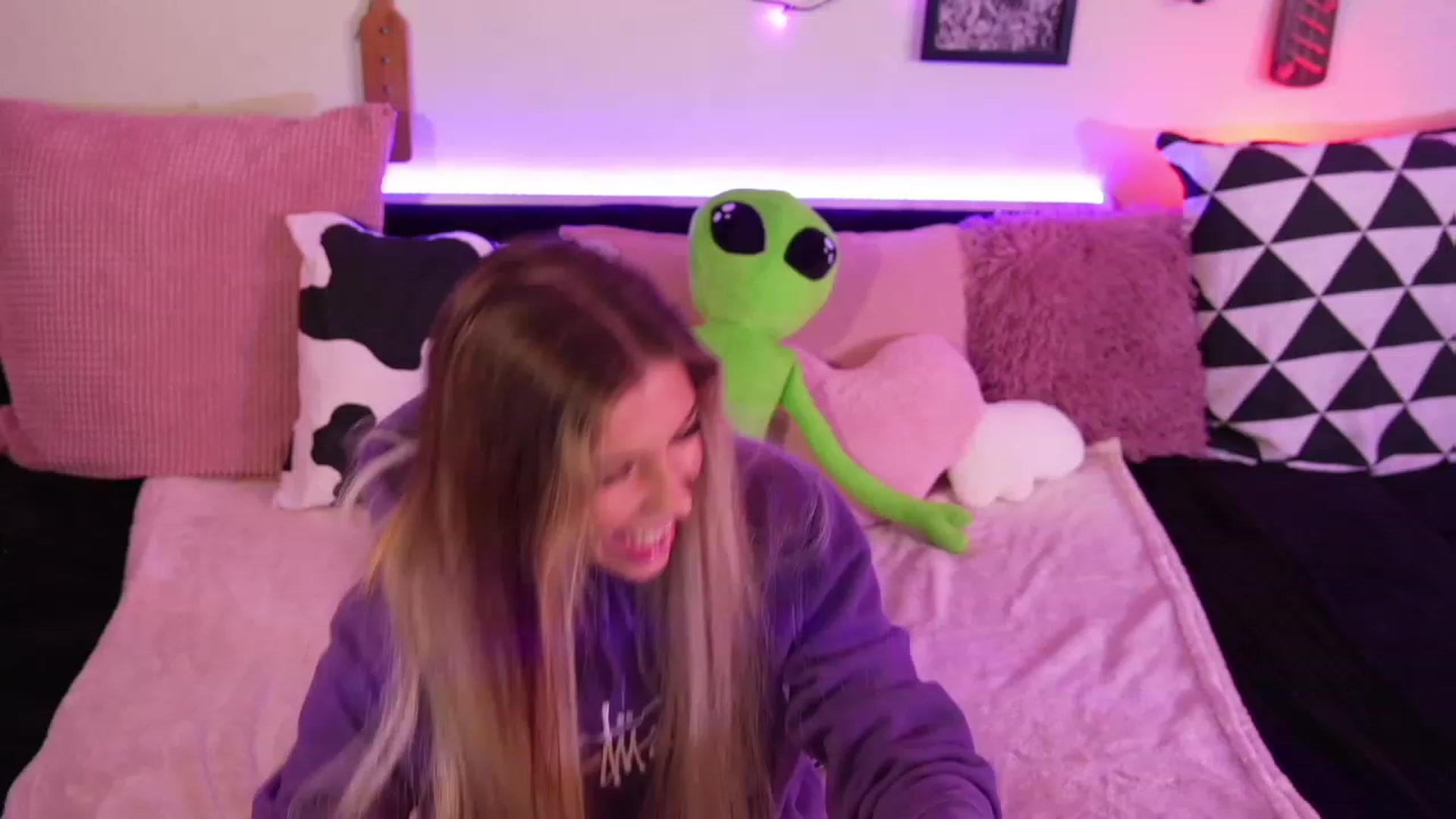 Gallery image thumbnail from Labell_lo's myfreecams stream on, 11/13/2023, 07:19 image 11 of 20