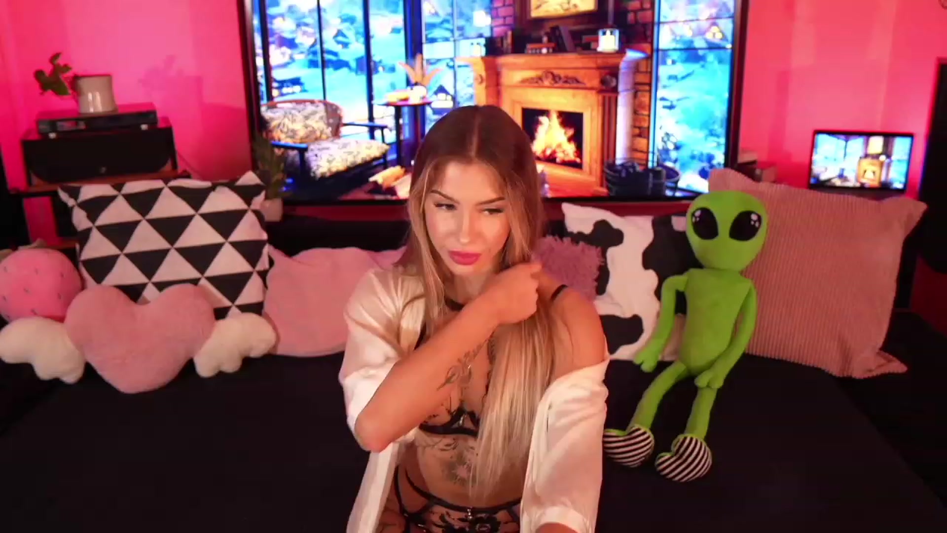 Gallery image thumbnail from Labell_lo's myfreecams stream on, 11/25/2023, 07:47 image 6 of 20