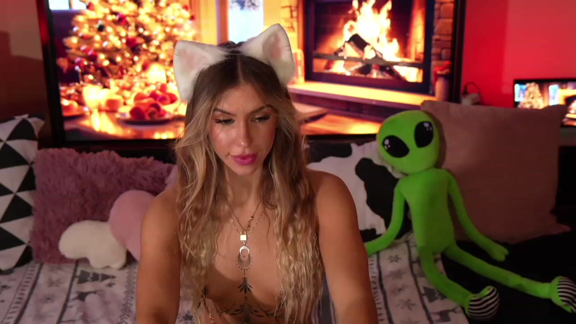 Gallery image thumbnail from Labell_lo's myfreecams stream on, 12/02/2023, 10:22 image 17 of 20