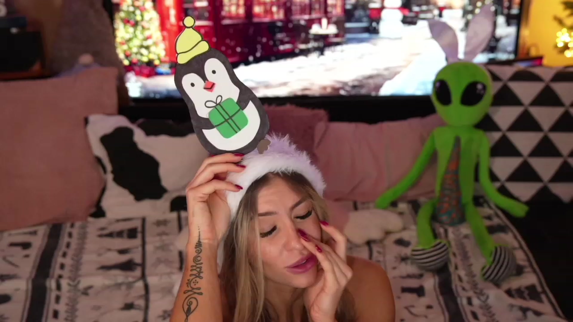 Gallery image thumbnail from Labell_lo's myfreecams stream on, 12/10/2023, 09:02 image 17 of 20