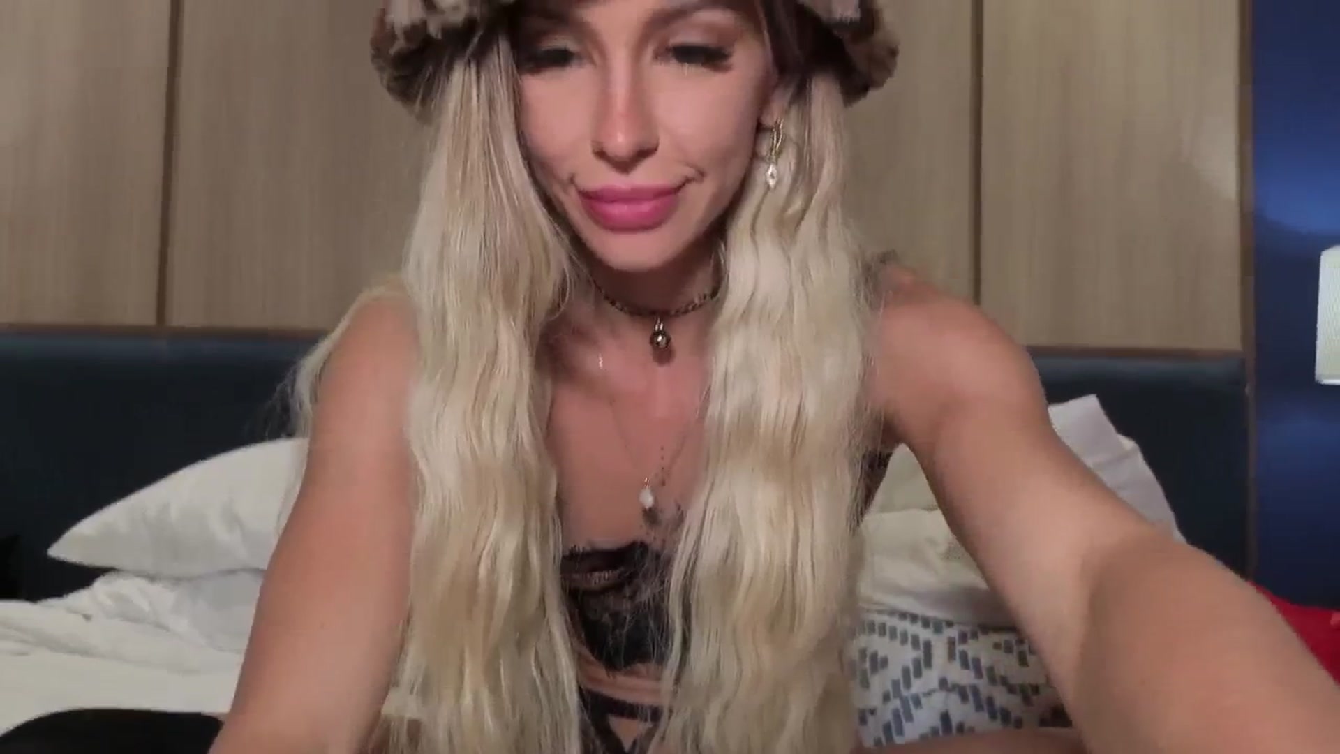 Gallery image thumbnail from Labell_lo's myfreecams stream on, 02/28/2025, 14:12 image 20 of 20