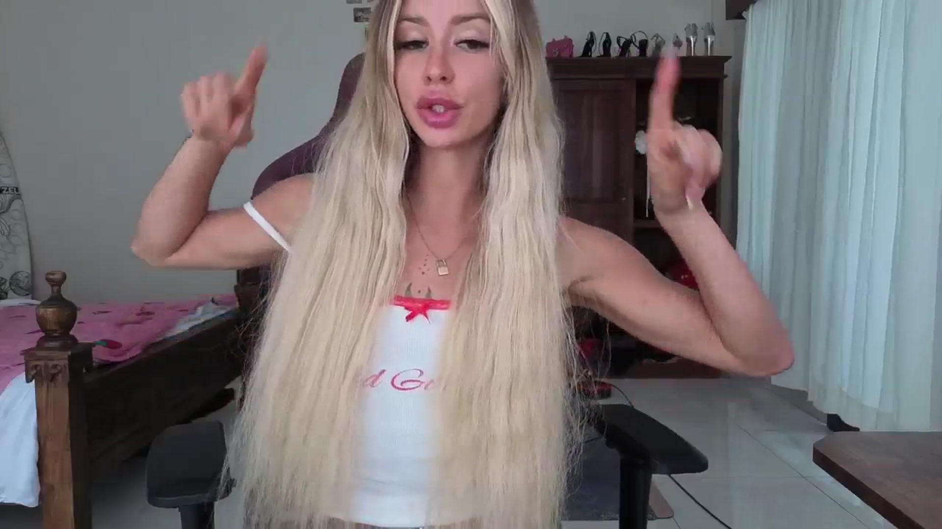 Gallery image thumbnail from Labell_lo's myfreecams stream on, 03/30/2025, 02:20 image 20 of 20