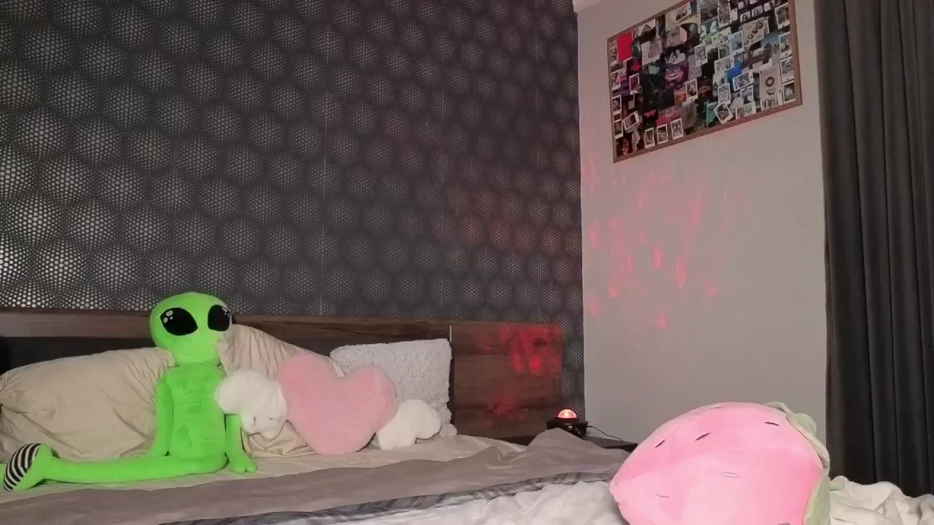 Gallery image thumbnail from Labell_lo's myfreecams stream on, 05/10/2025, 21:56 image 2 of 20