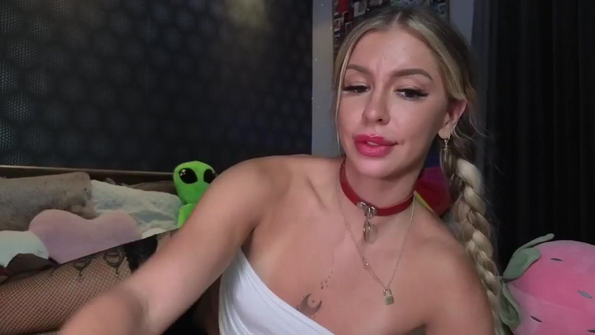 Gallery image thumbnail from Labell_lo's myfreecams stream on, 09/06/2025, 23:19 image 19 of 20