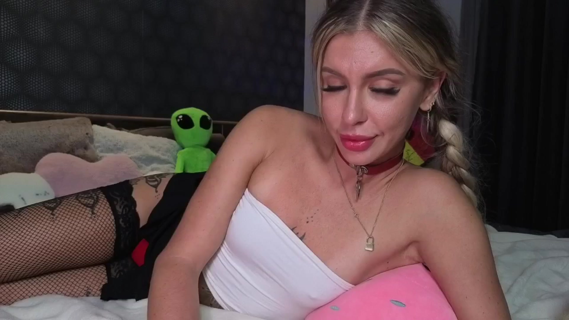 Gallery image thumbnail from Labell_lo's myfreecams stream on, 09/06/2025, 23:19 image 6 of 20