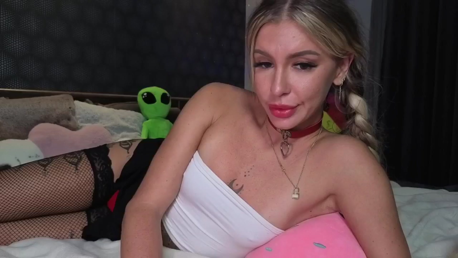Gallery image thumbnail from Labell_lo's myfreecams stream on, 09/06/2025, 23:19 image 5 of 20