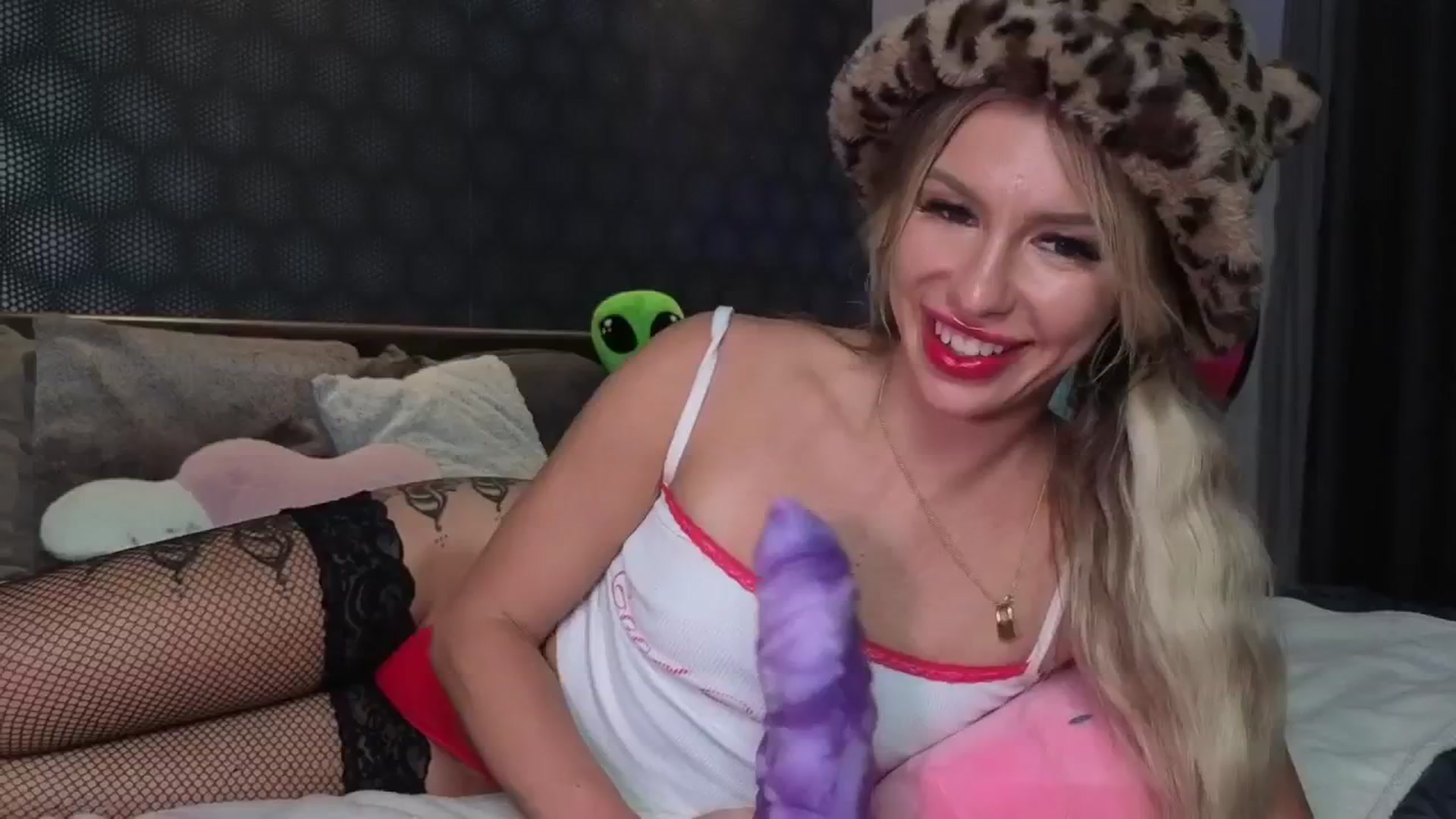 Gallery image thumbnail from Labell_lo's myfreecams stream on, 09/07/2025, 02:05 image 2 of 20