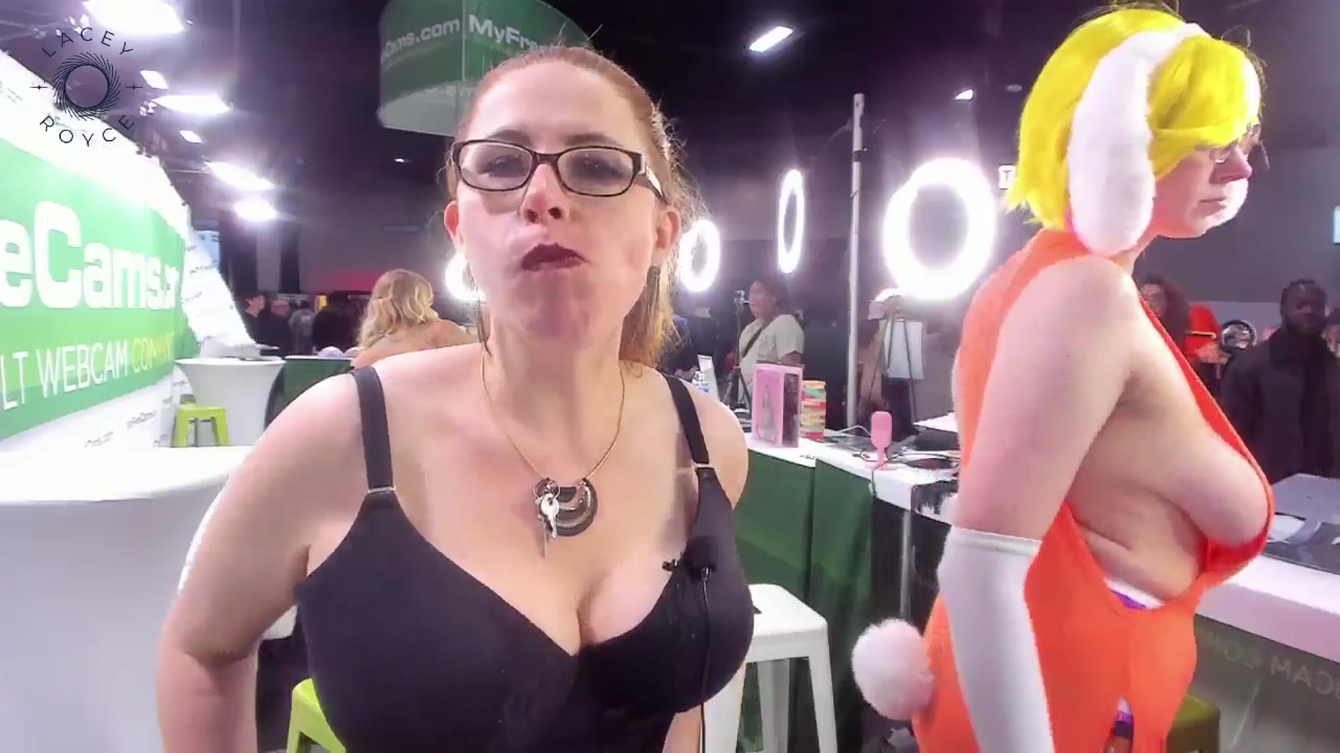 Gallery image thumbnail from LaceyRoyce's myfreecams stream on, 10/25/2025, 01:10 image 18 of 20