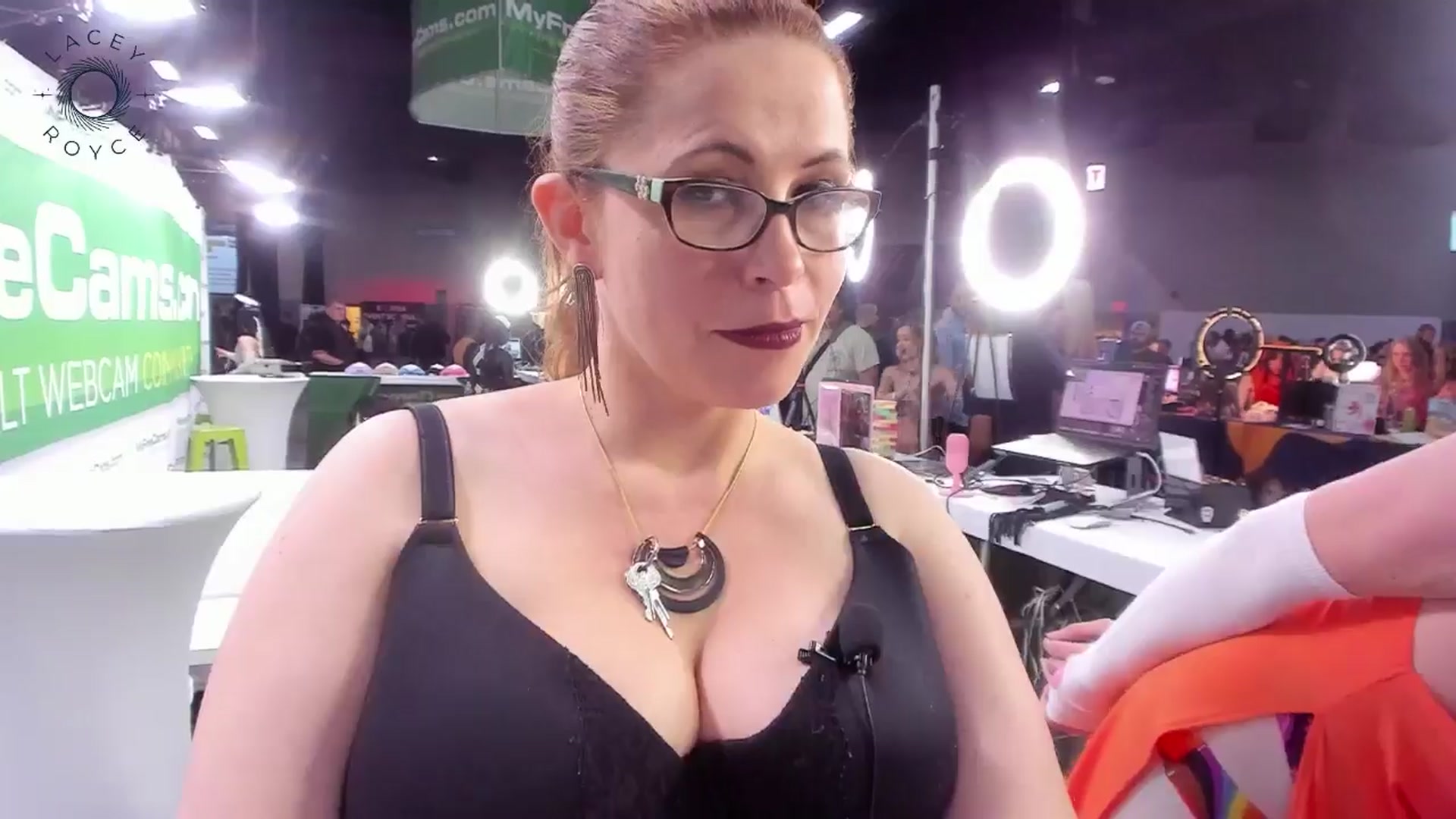 Gallery image thumbnail from LaceyRoyce's myfreecams stream on, 10/25/2025, 01:10 image 17 of 20