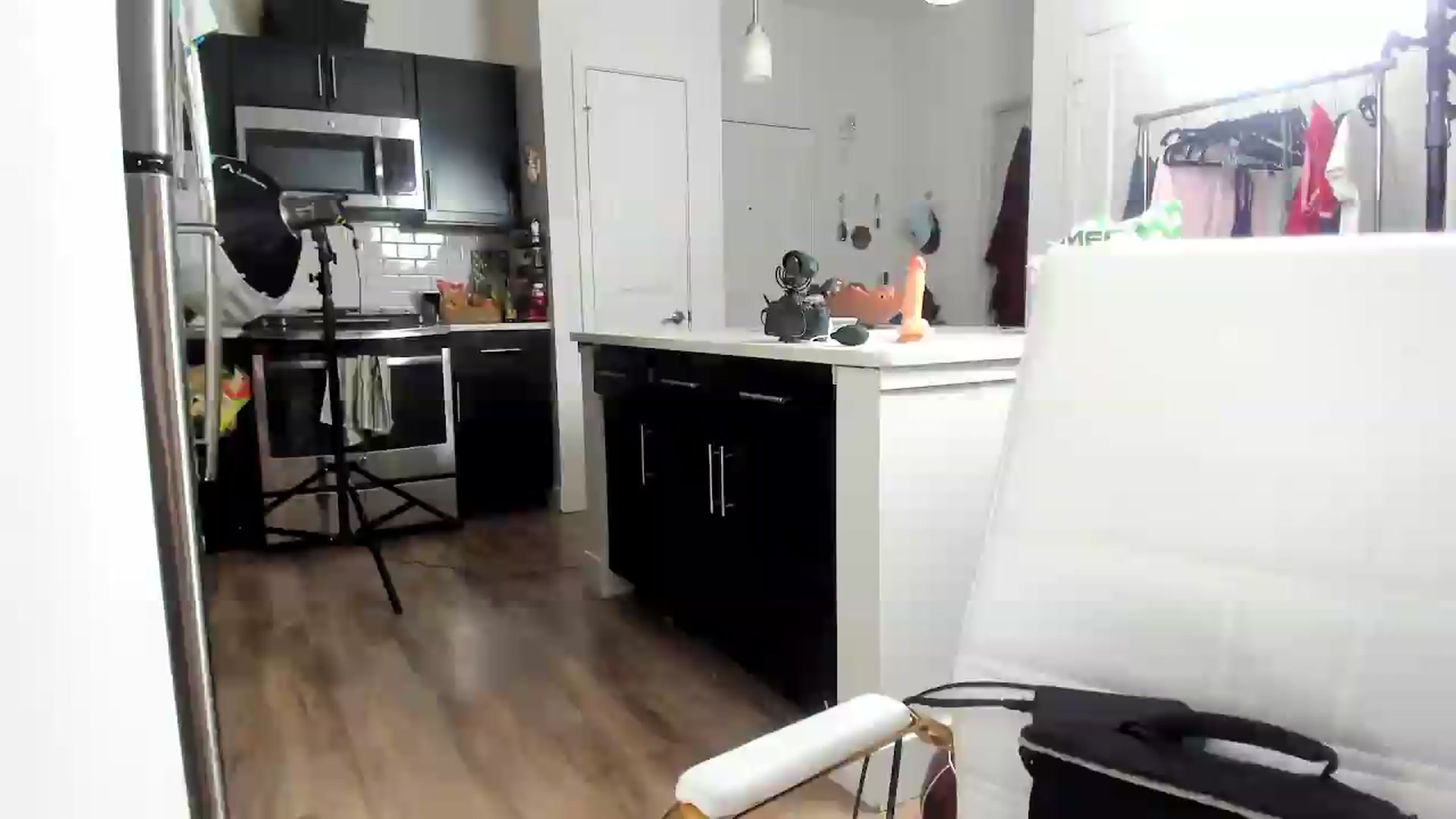 Gallery image thumbnail from LaceyRoyce's myfreecams stream on, 05/25/2026, 04:02 image 3 of 20
