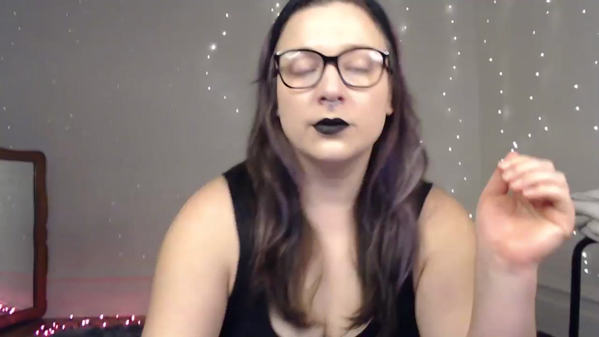 Gallery image thumbnail from Lacey_Crow's myfreecams stream on, 12/25/2024, 21:18 image 18 of 20