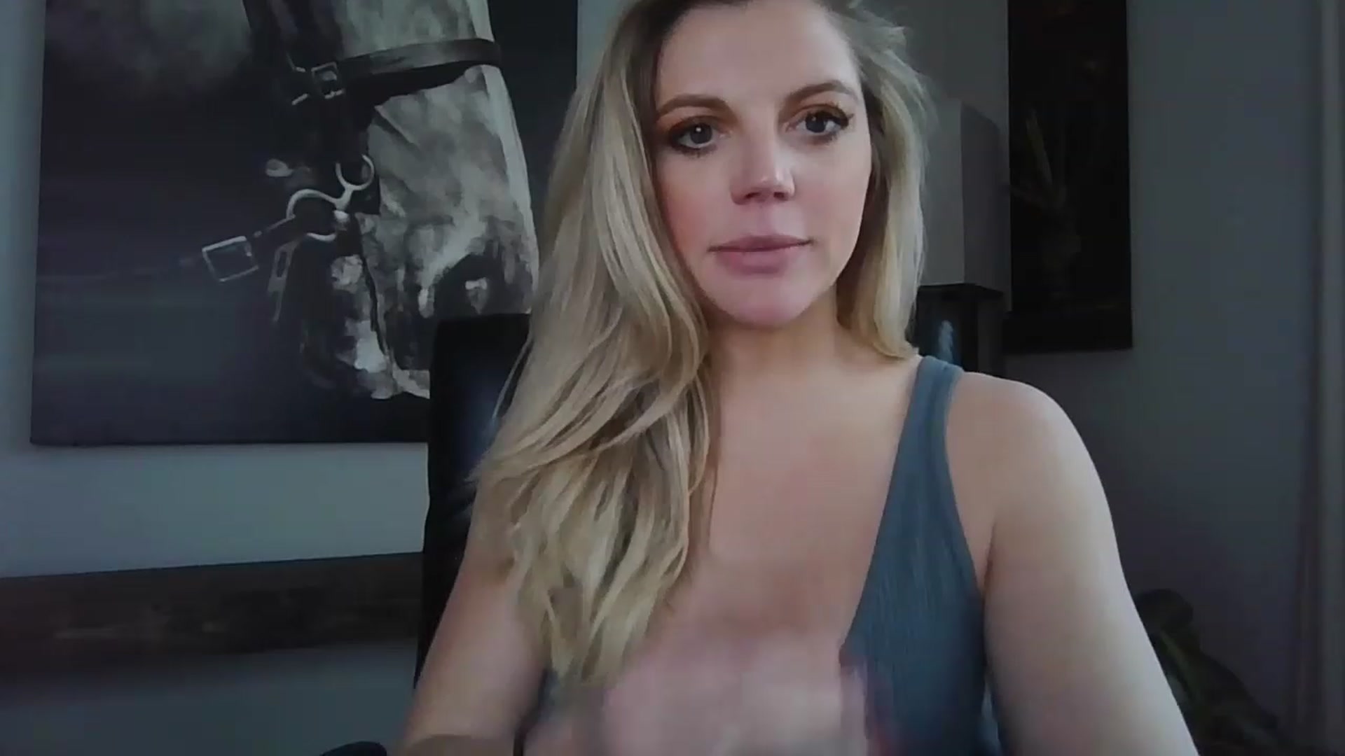 Gallery image thumbnail from Laceygreyy's myfreecams stream on, 01/20/2023, 18:18 image 10 of 20