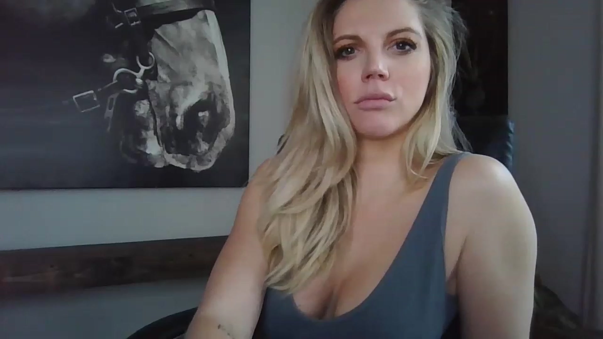 Gallery image thumbnail from Laceygreyy's myfreecams stream on, 01/20/2023, 18:18 image 7 of 20