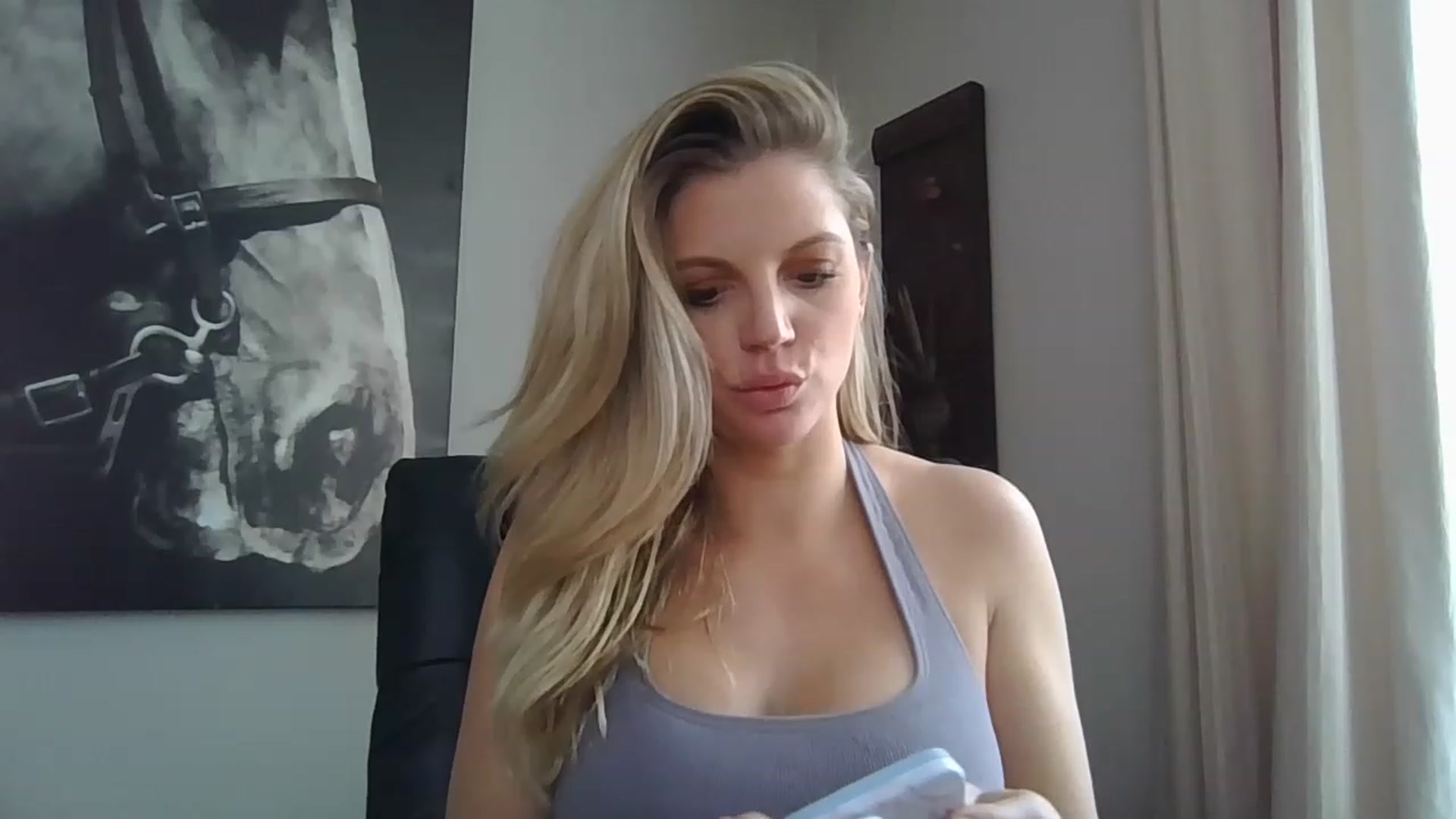 Gallery image thumbnail from Laceygreyy's myfreecams stream on, 01/26/2023, 18:36 image 20 of 20