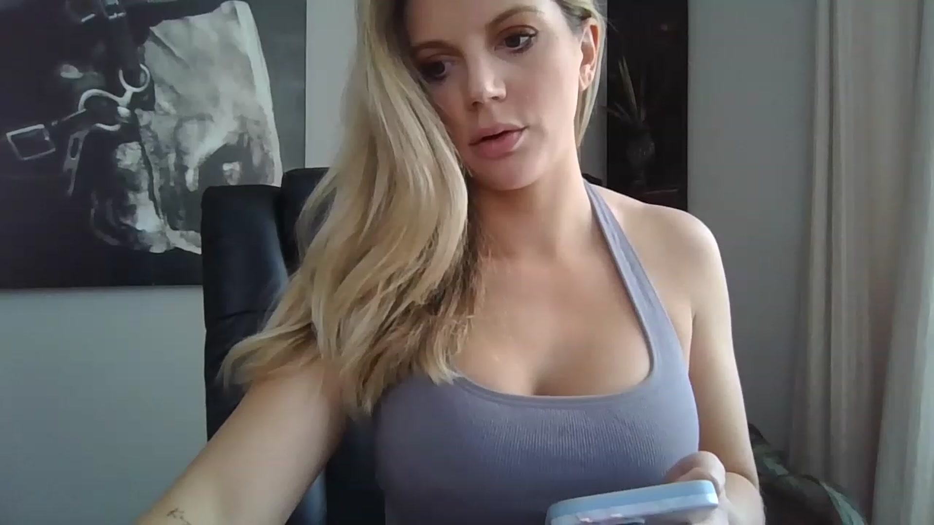Gallery image thumbnail from Laceygreyy's myfreecams stream on, 01/26/2023, 18:36 image 1 of 20