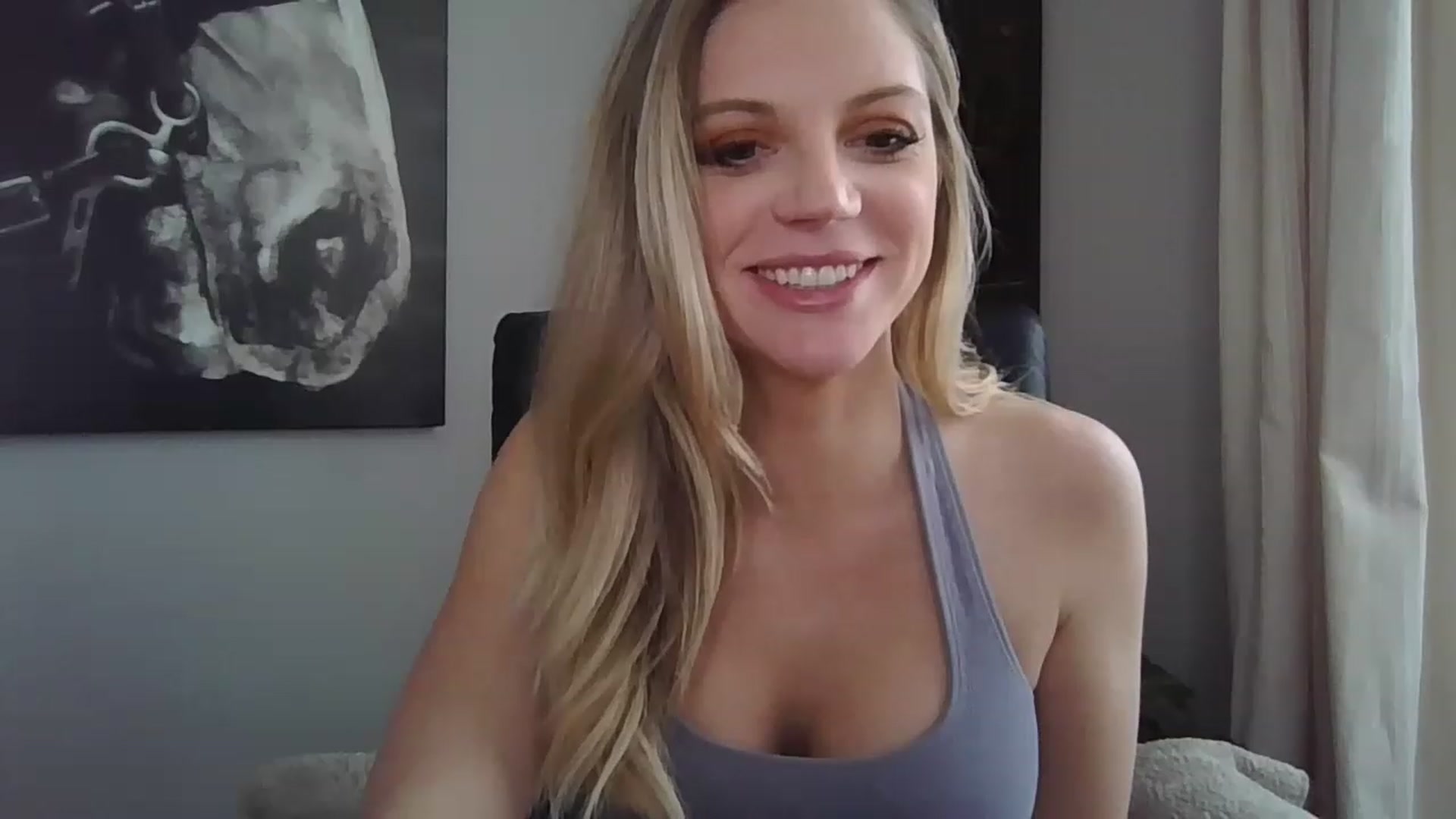 Gallery image thumbnail from Laceygreyy's myfreecams stream on, 02/06/2023, 17:45 image 5 of 20