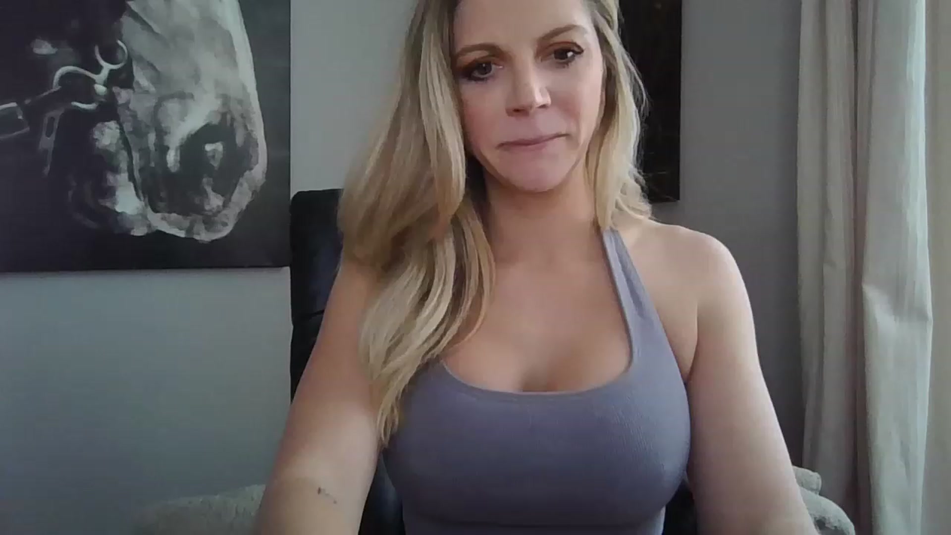 Gallery image thumbnail from Laceygreyy's myfreecams stream on, 02/06/2023, 17:45 image 3 of 20
