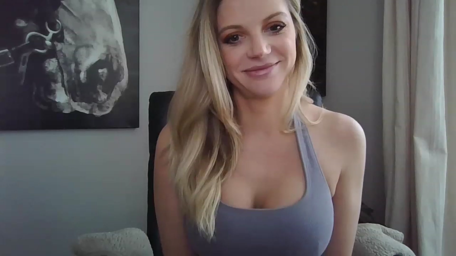 Gallery image thumbnail from Laceygreyy's myfreecams stream on, 02/06/2023, 17:45 image 4 of 20