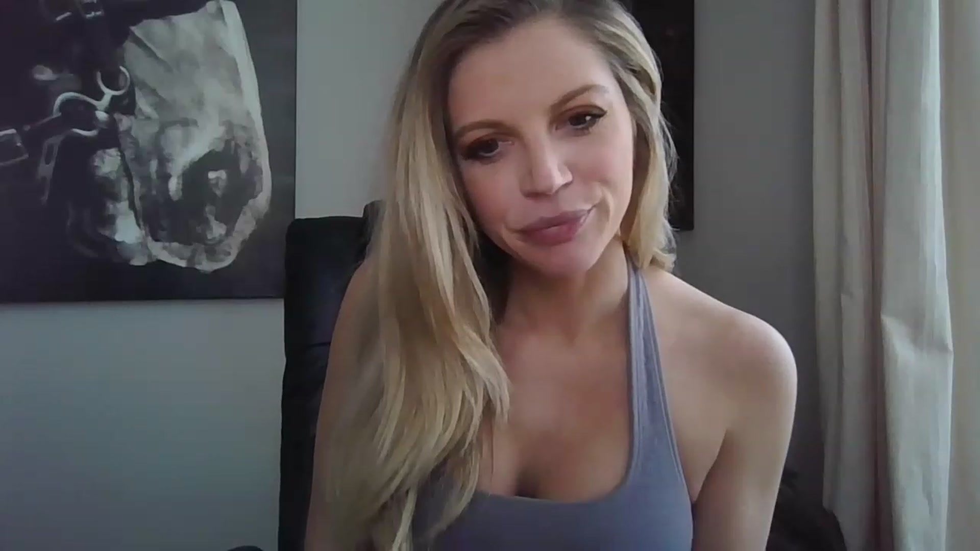 Gallery image thumbnail from Laceygreyy's myfreecams stream on, 02/06/2023, 17:45 image 9 of 20