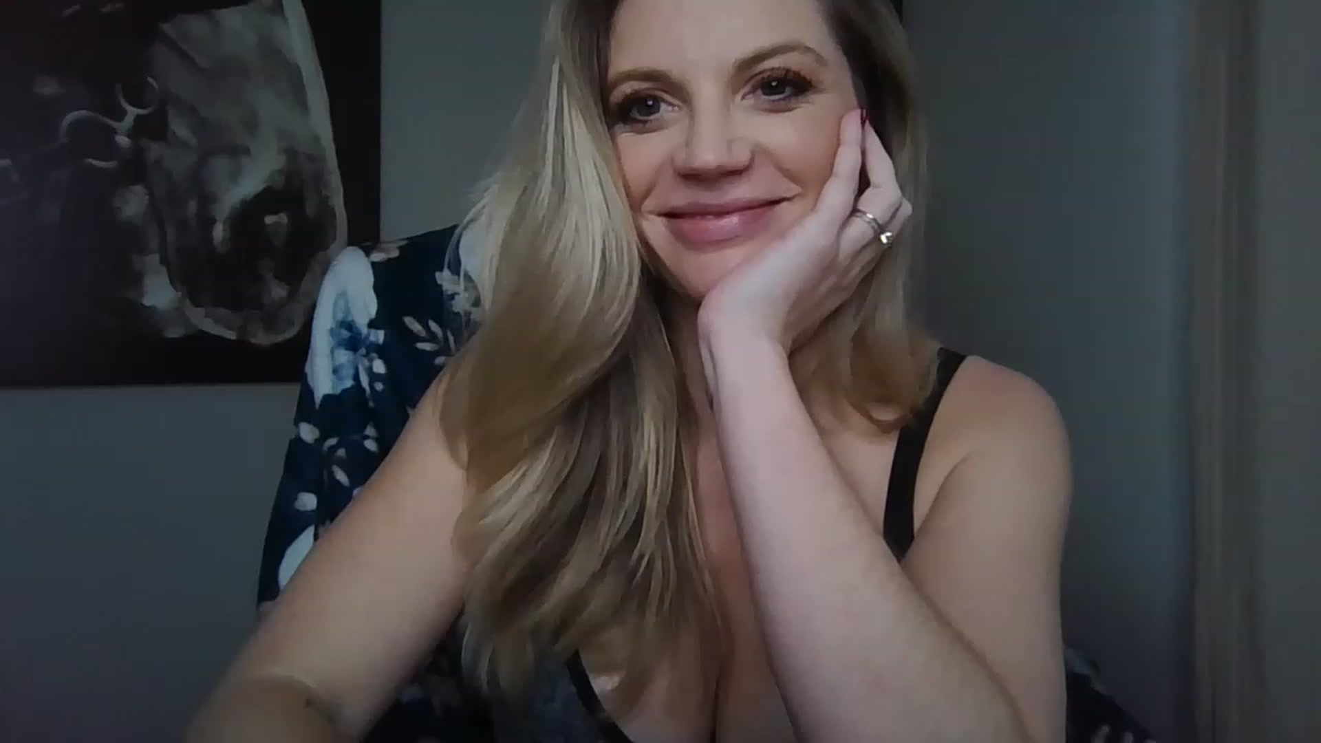 Gallery image thumbnail from Laceygreyy's myfreecams stream on, 02/23/2023, 18:27 image 15 of 20