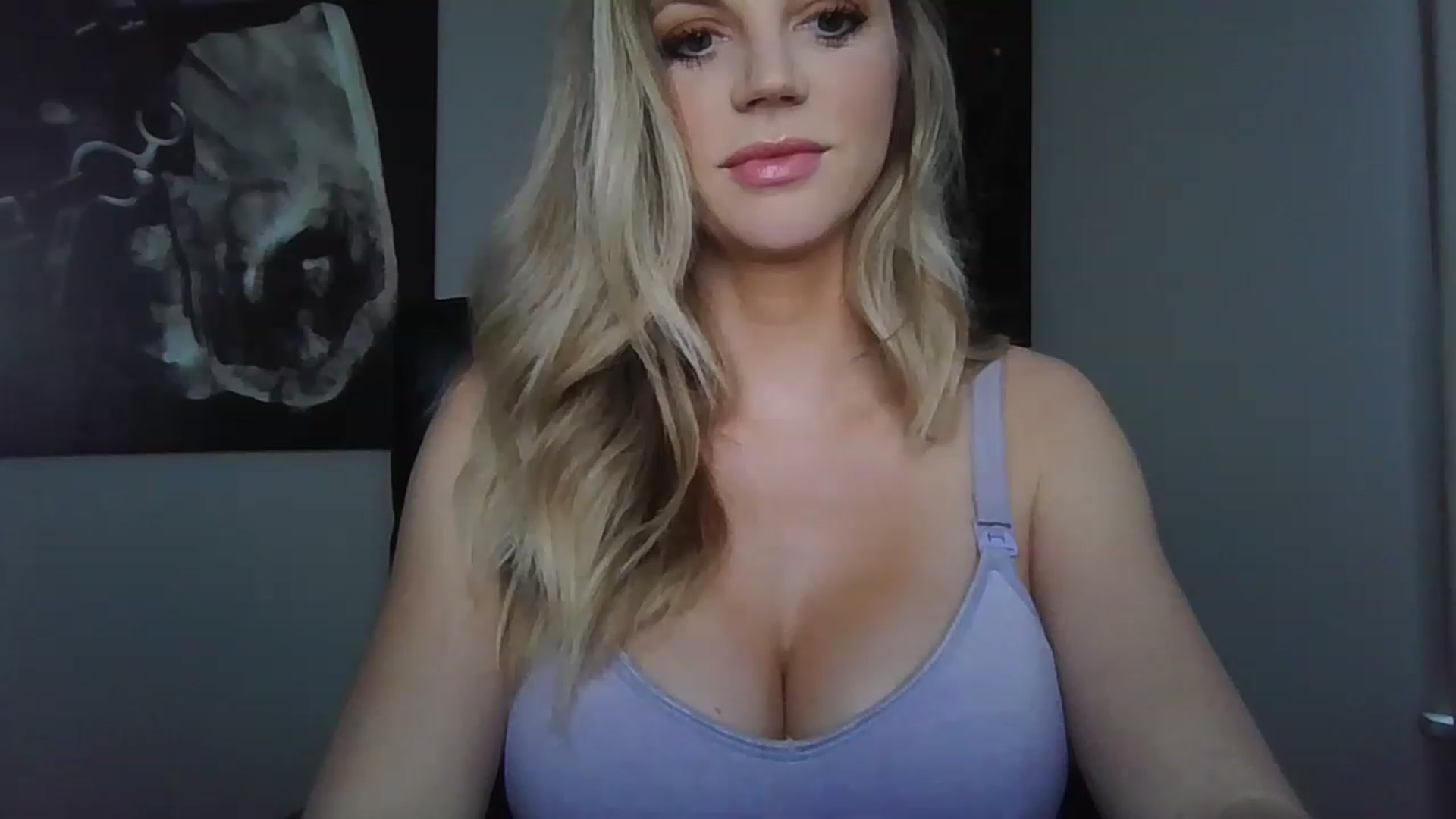 Gallery image thumbnail from Laceygreyy's myfreecams stream on, 02/27/2023, 17:34 image 1 of 20