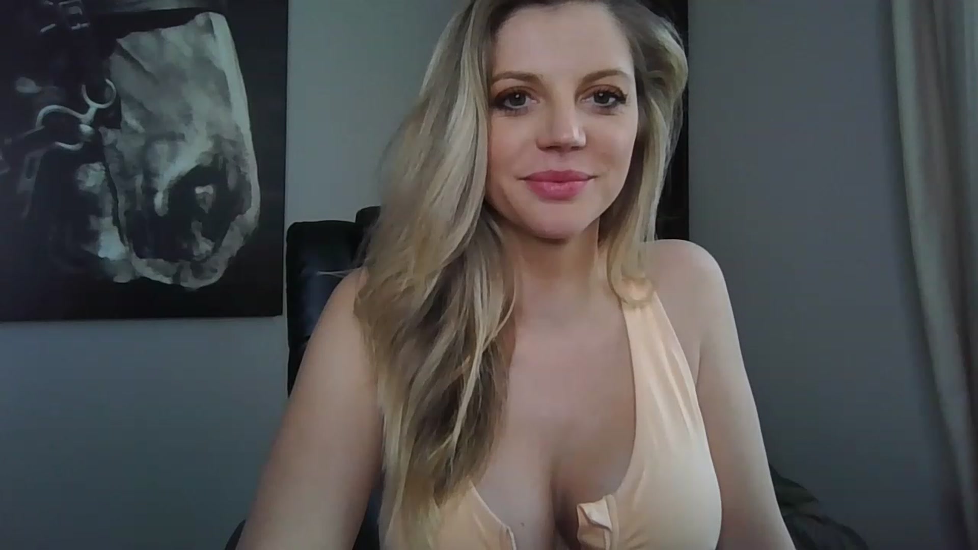 Gallery image thumbnail from Laceygreyy's myfreecams stream on, 03/01/2023, 18:29 image 19 of 20
