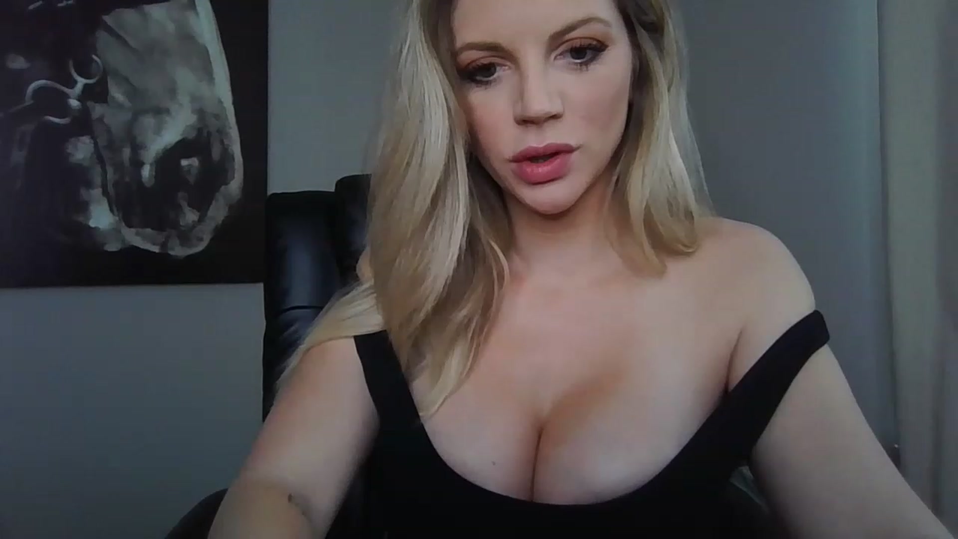 Gallery image thumbnail from Laceygreyy's myfreecams stream on, 03/06/2023, 16:56 image 3 of 20
