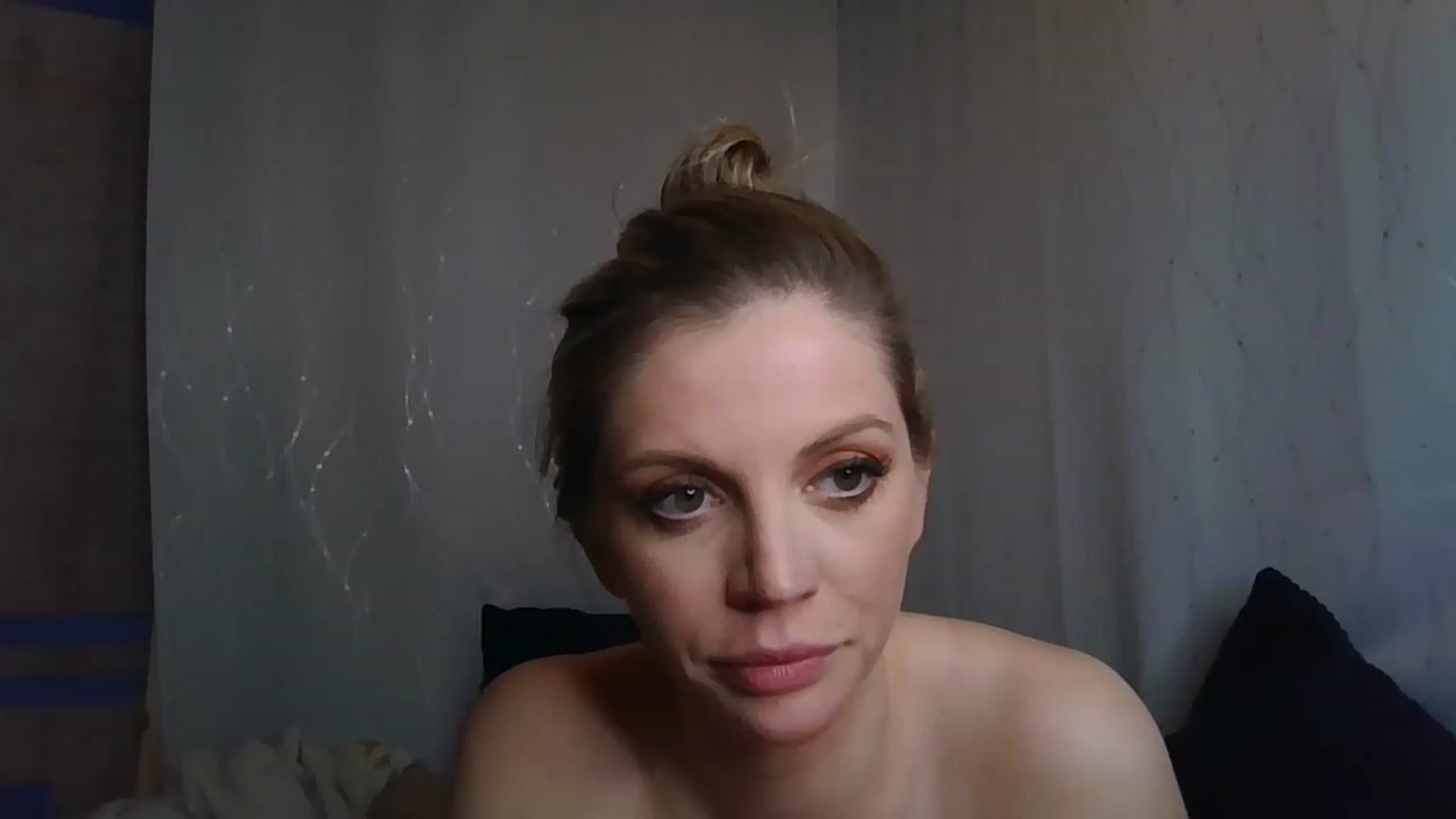 Gallery image thumbnail from Laceygreyy's myfreecams stream on, 03/07/2023, 06:38 image 18 of 20