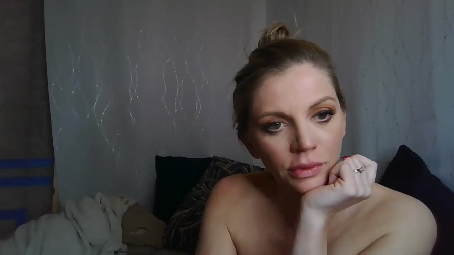Gallery image thumbnail from Laceygreyy's myfreecams stream on, 03/07/2023, 06:38 image 19 of 20