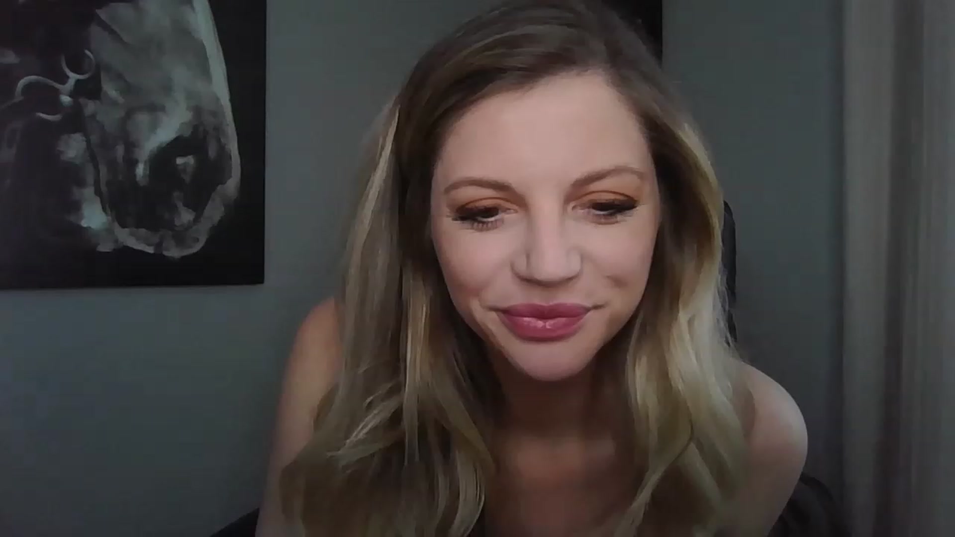 Gallery image thumbnail from Laceygreyy's myfreecams stream on, 03/13/2023, 17:21 image 6 of 20