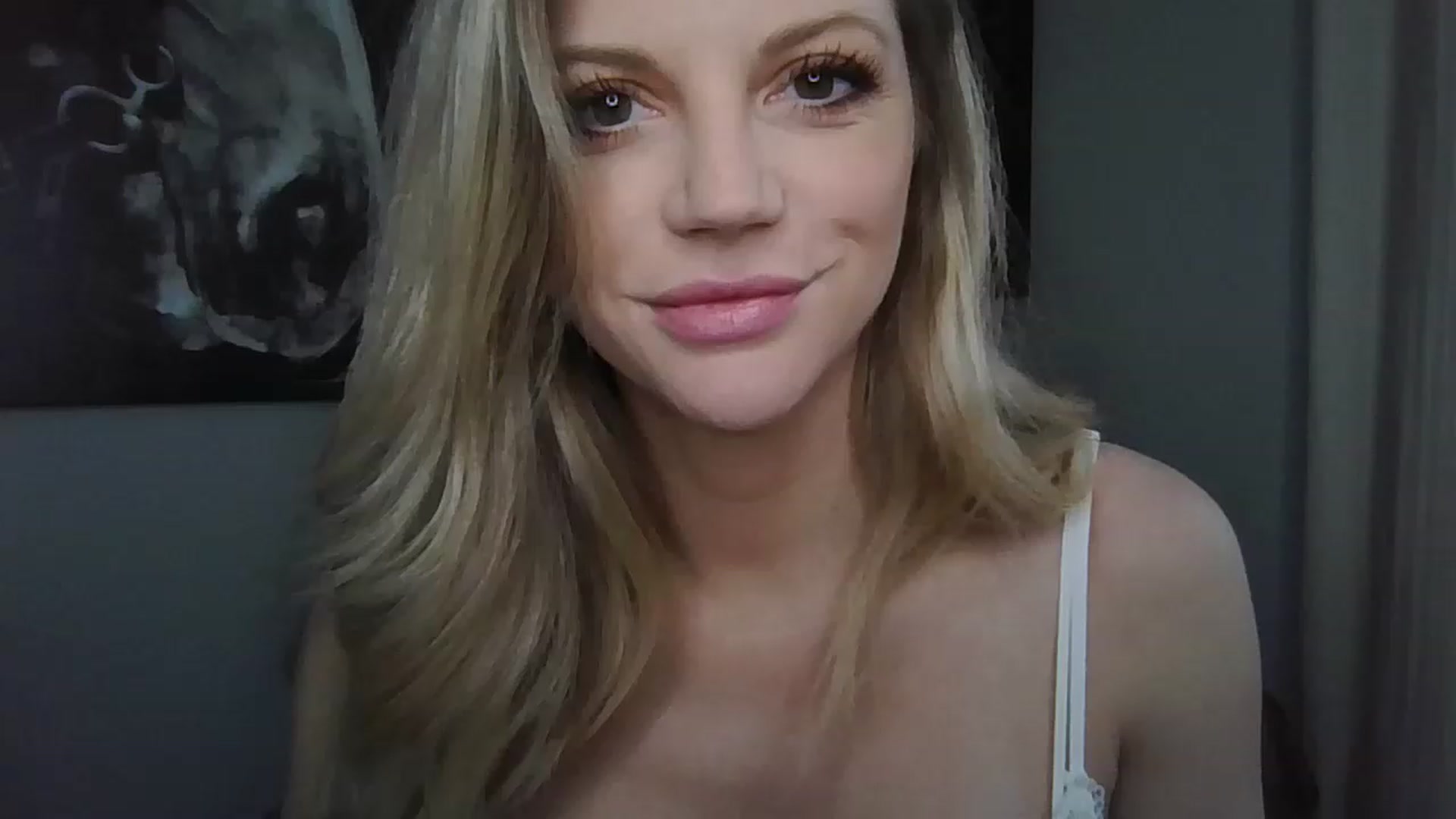 Gallery image thumbnail from Laceygreyy's myfreecams stream on, 03/13/2023, 17:21 image 2 of 20