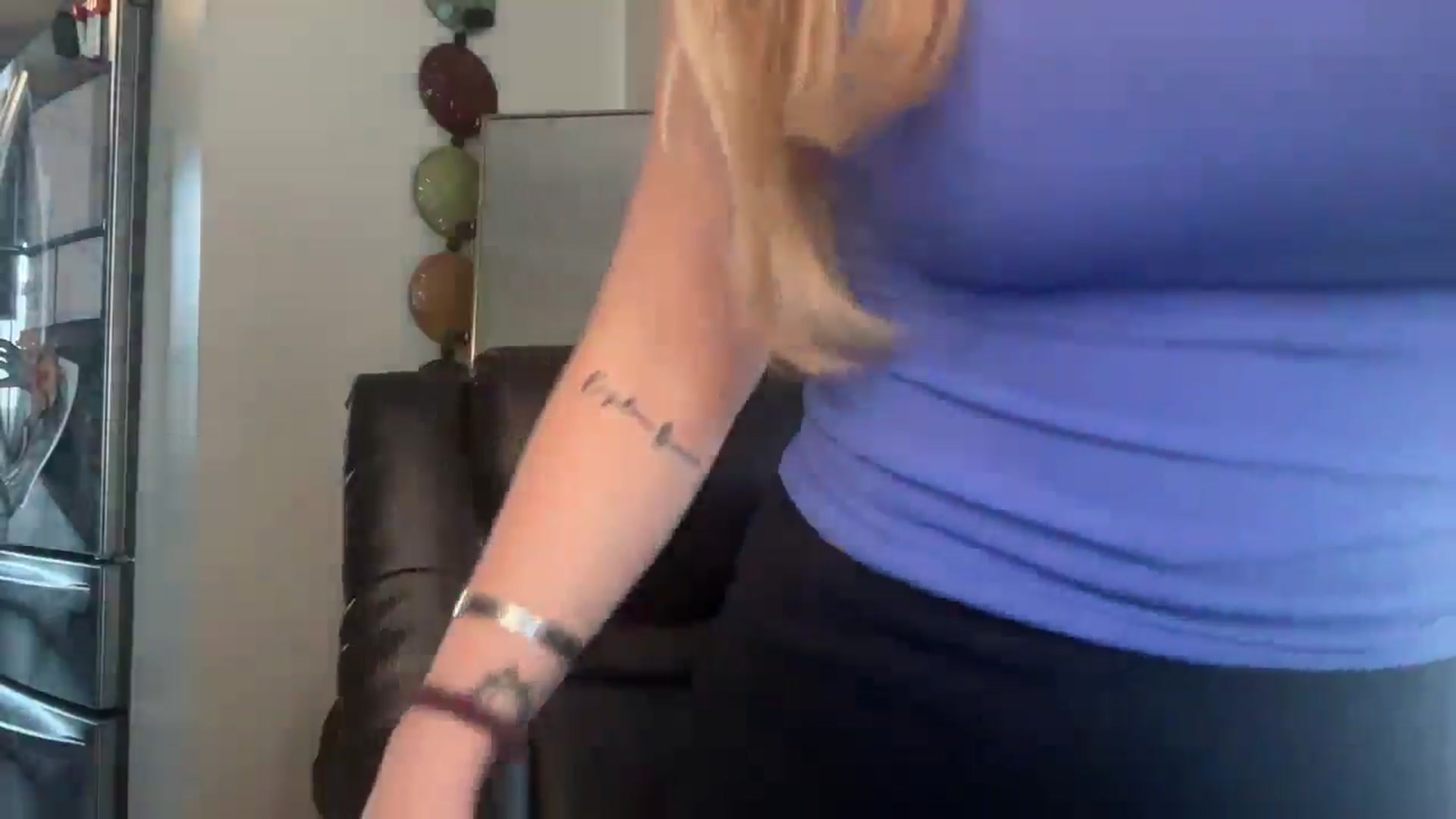 Gallery image thumbnail from Laceygreyy's myfreecams stream on, 12/09/2024, 22:00 image 5 of 20