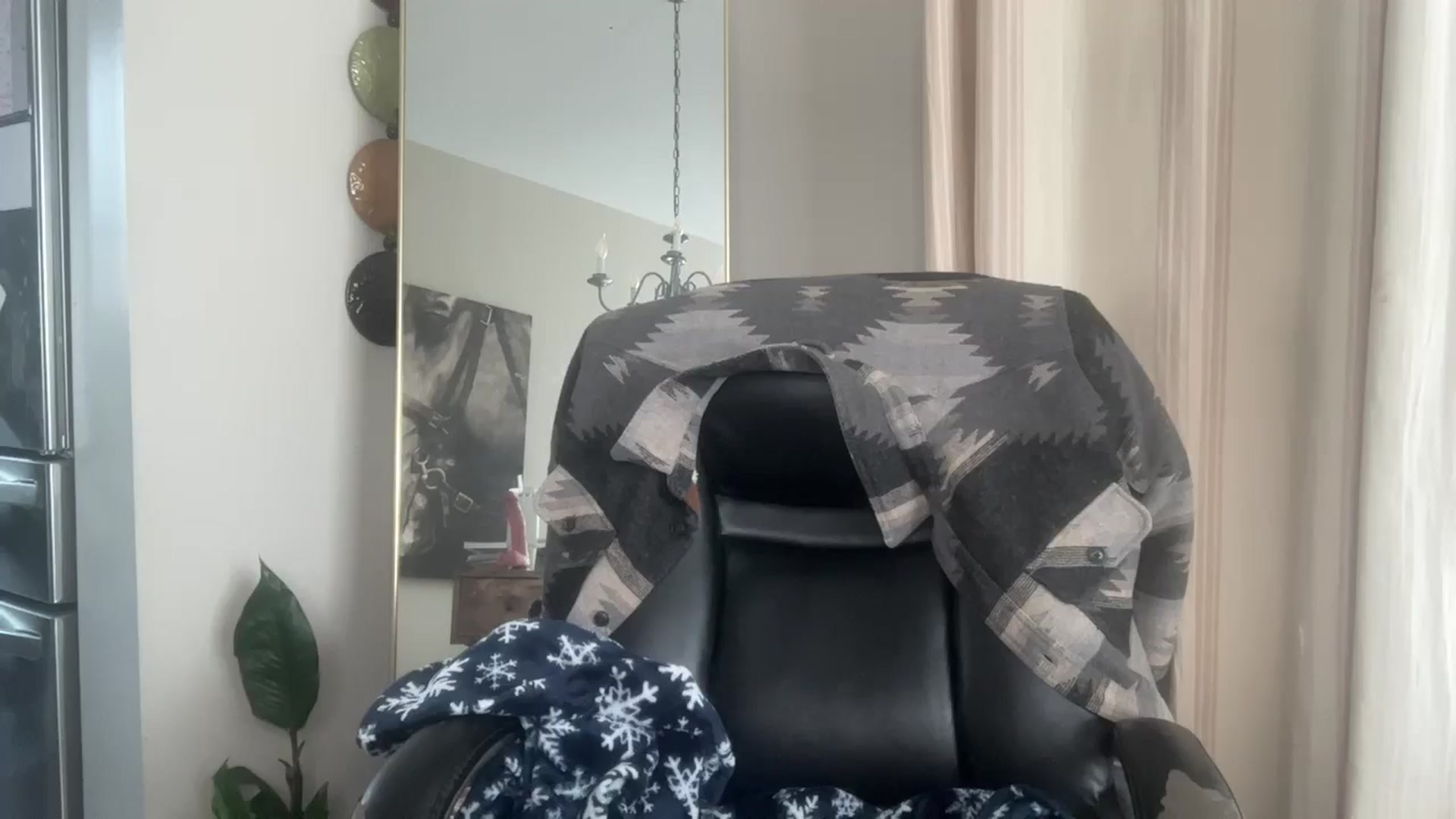 Gallery image thumbnail from Laceygreyy's myfreecams stream on, 01/24/2025, 20:50 image 16 of 20