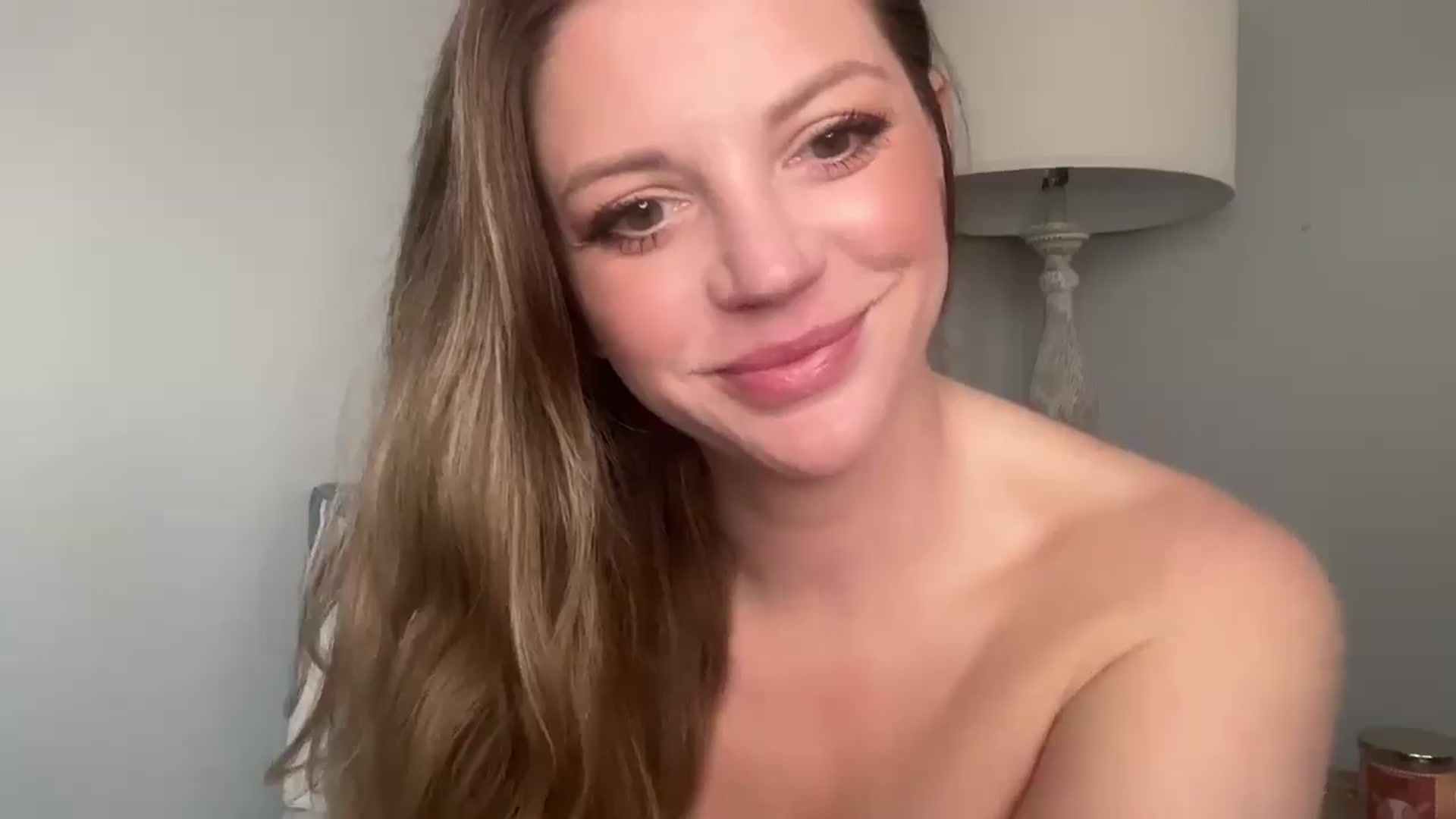Gallery image thumbnail from Laceygreyy's myfreecams stream on, 03/12/2025, 18:44 image 2 of 20
