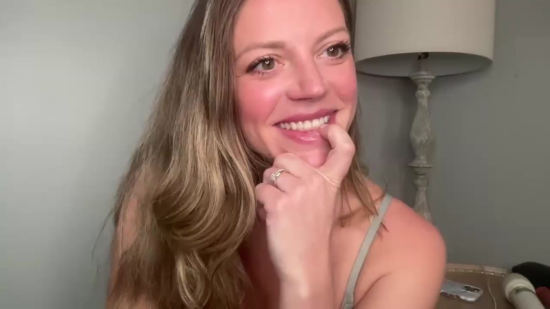 Gallery image thumbnail from Laceygreyy's myfreecams stream on, 04/25/2025, 19:05 image 2 of 20