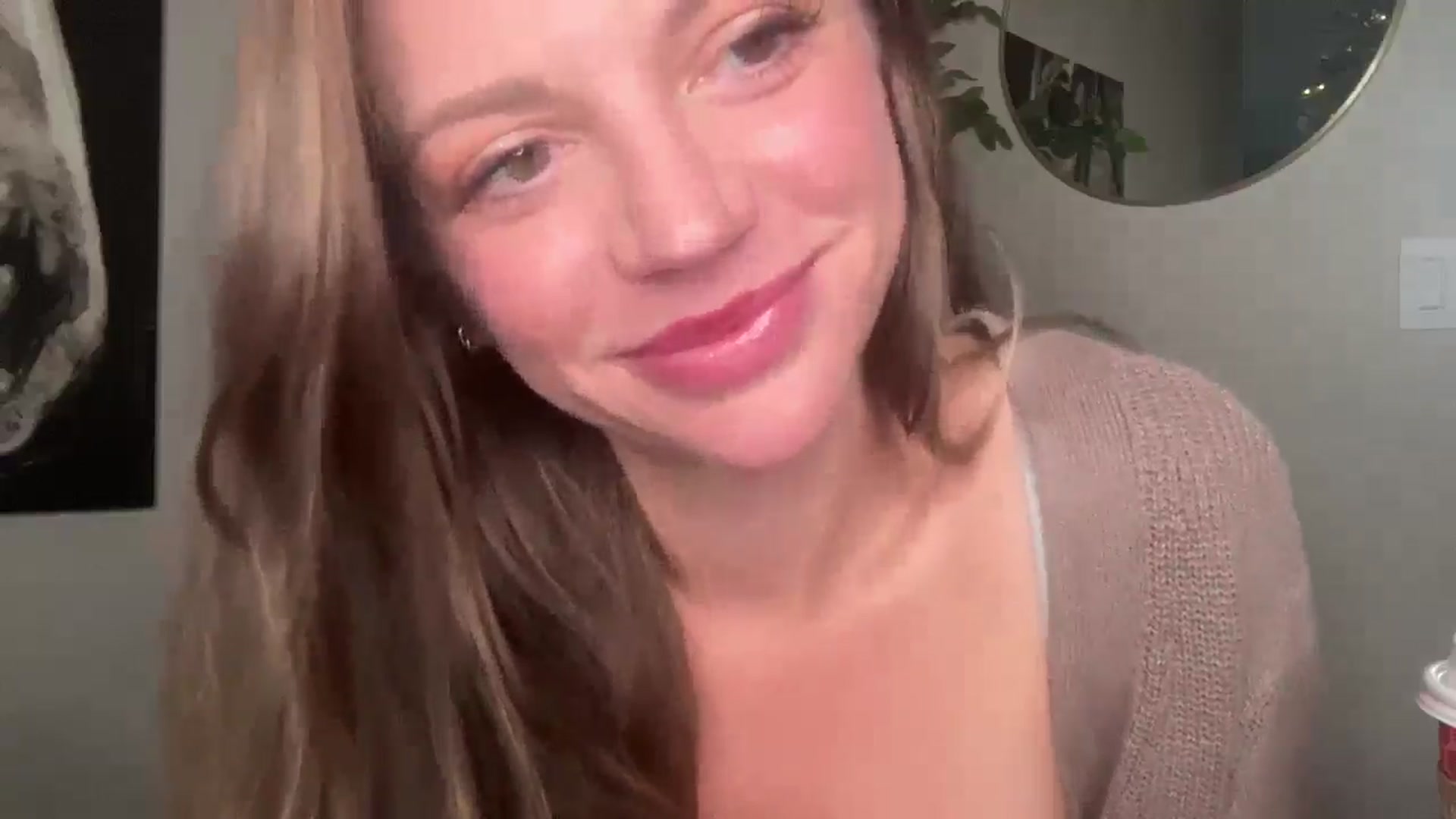 Gallery image thumbnail from Laceygreyy's myfreecams stream on, 11/24/2025, 21:17 image 14 of 20